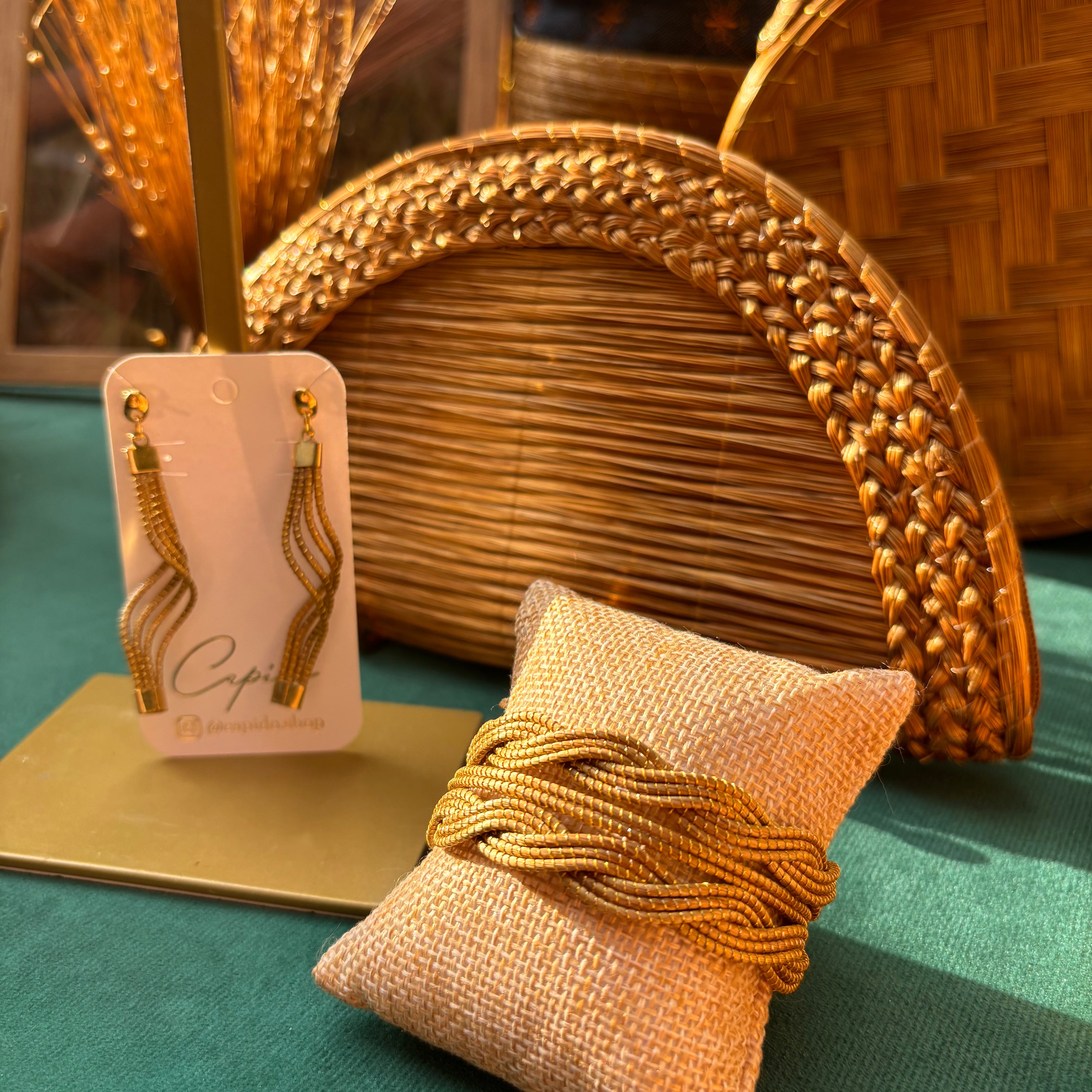 Ohrringe Maku – Handgemachtes Unikat aus Capim Dourado | Online kaufen bei Capido Shop