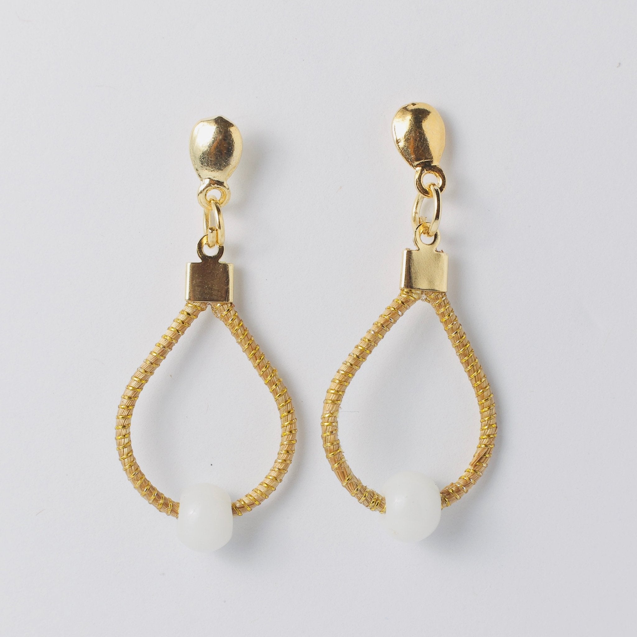 Ohrringe Tikuna – Handgemachtes Unikat aus Capim Dourado | Online kaufen bei Capido Shop