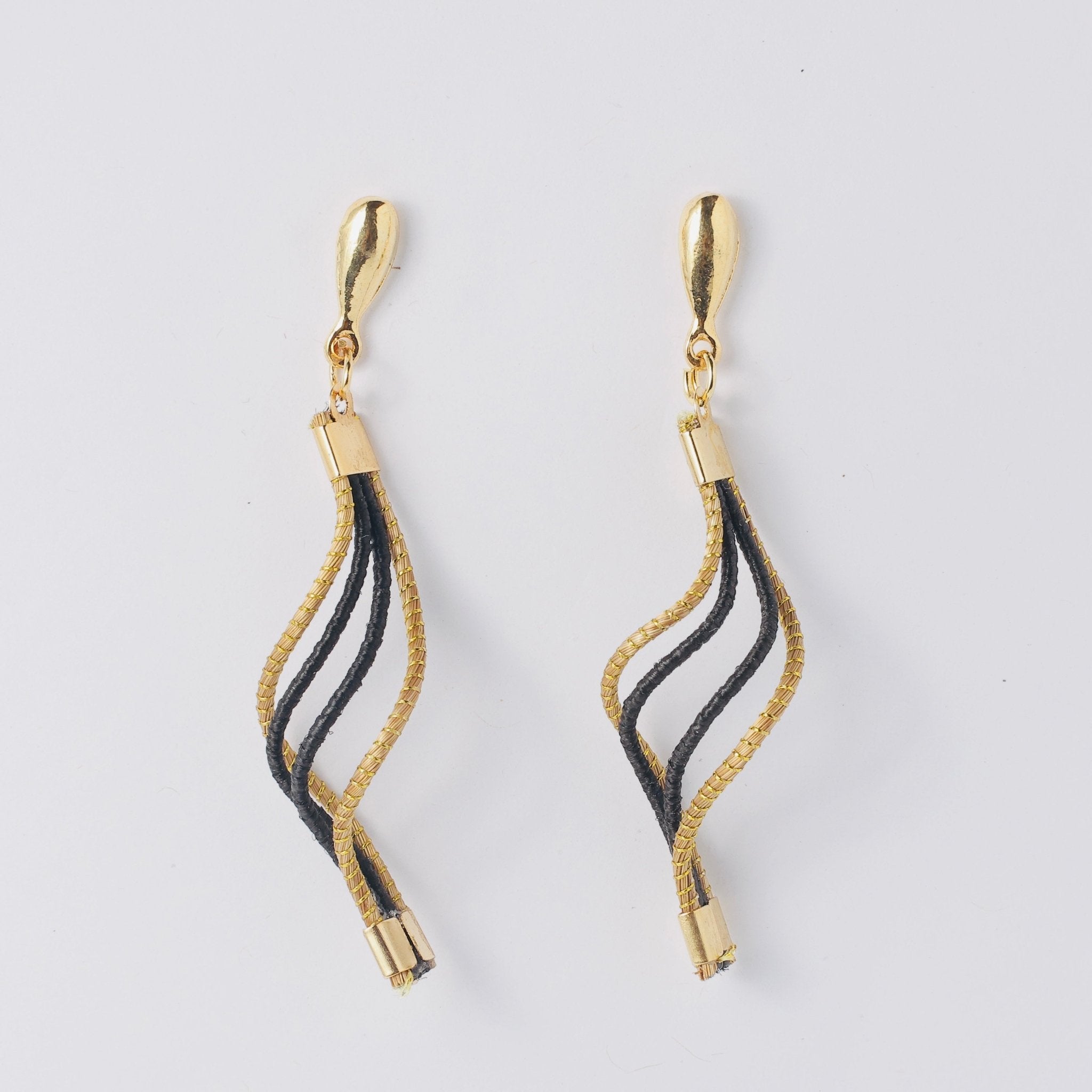 Ohrringe Yanomami – Handgemachtes Unikat aus Capim Dourado | Online kaufen bei Capido Shop