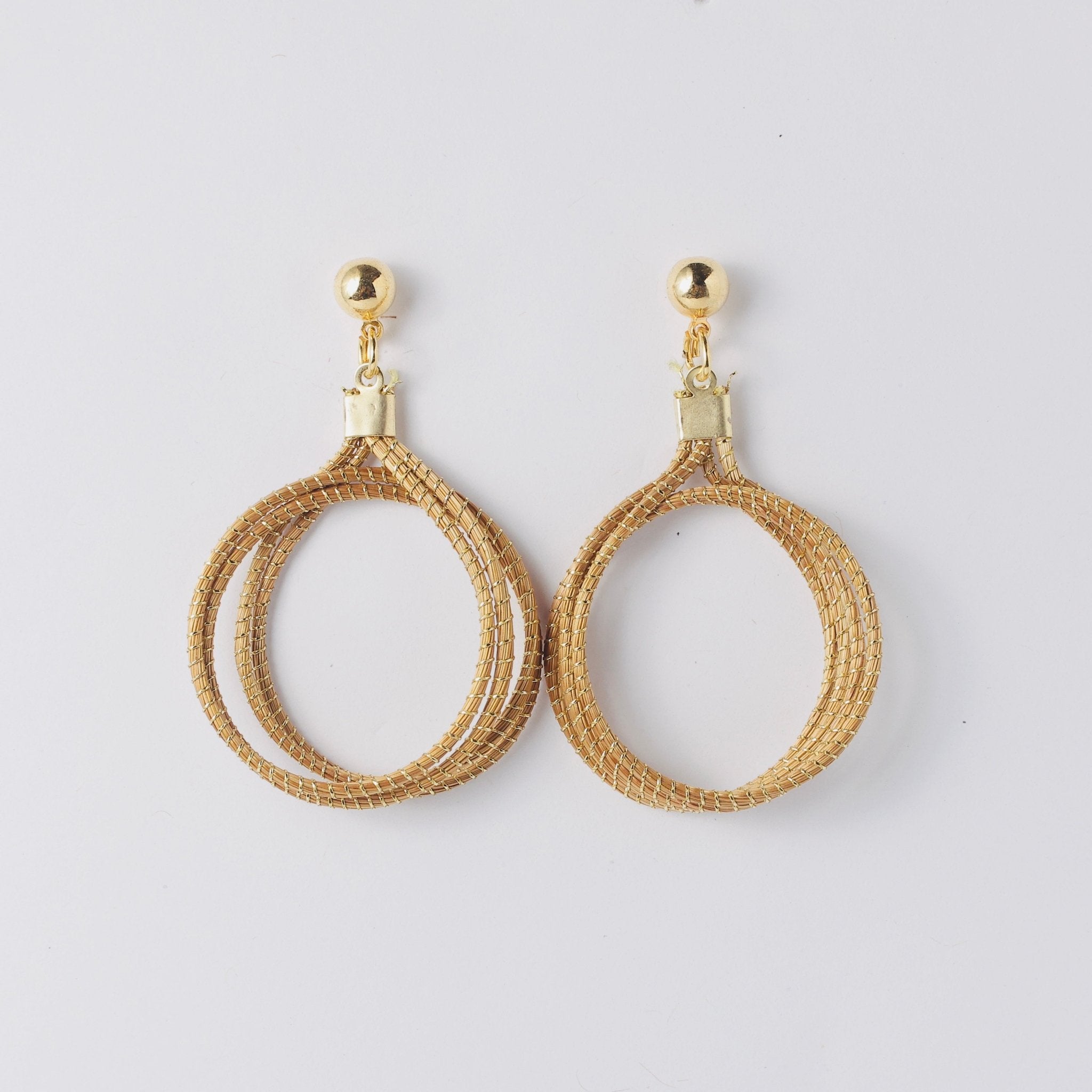 Ohrringe Sol – Handgemachtes Unikat aus Capim Dourado | Online kaufen bei Capido Shop