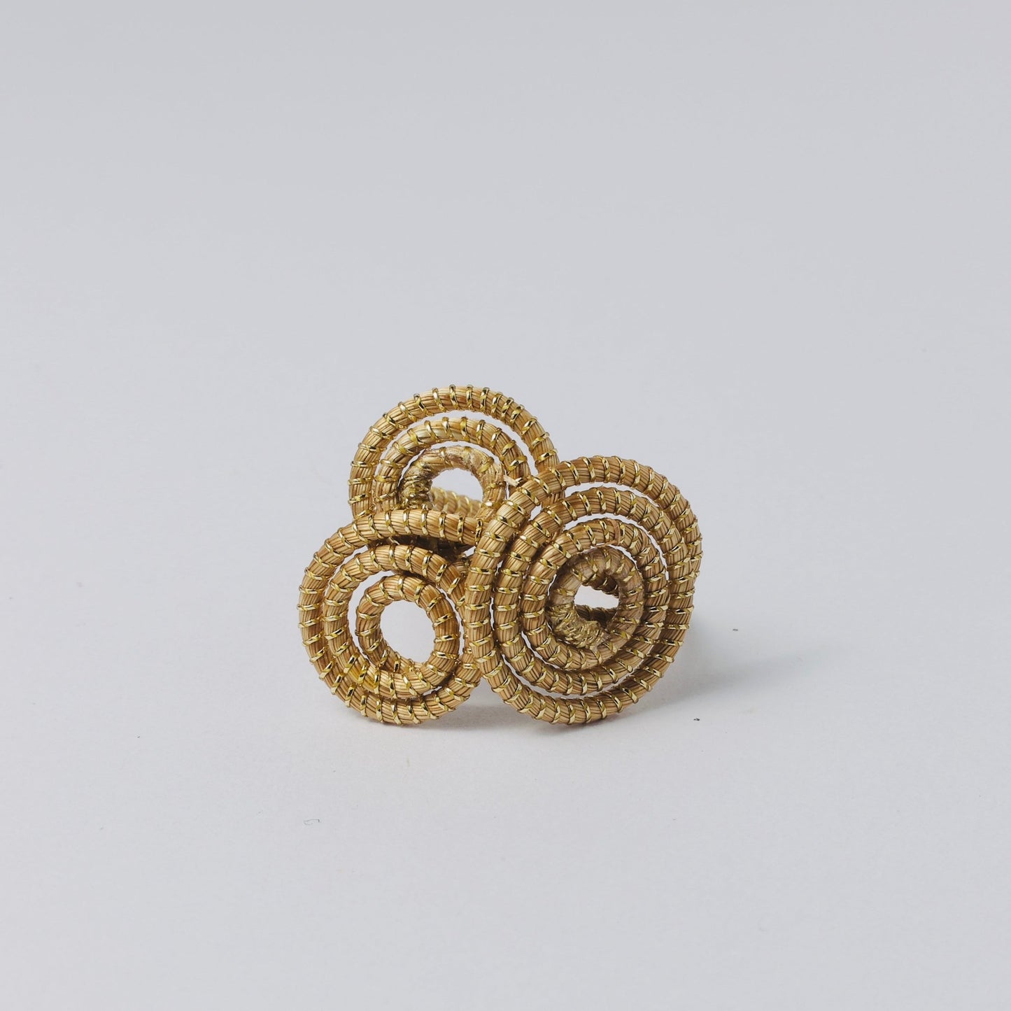 Ring Raizes – Handgemachtes Unikat aus Capim Dourado | Online kaufen bei Capido Shop