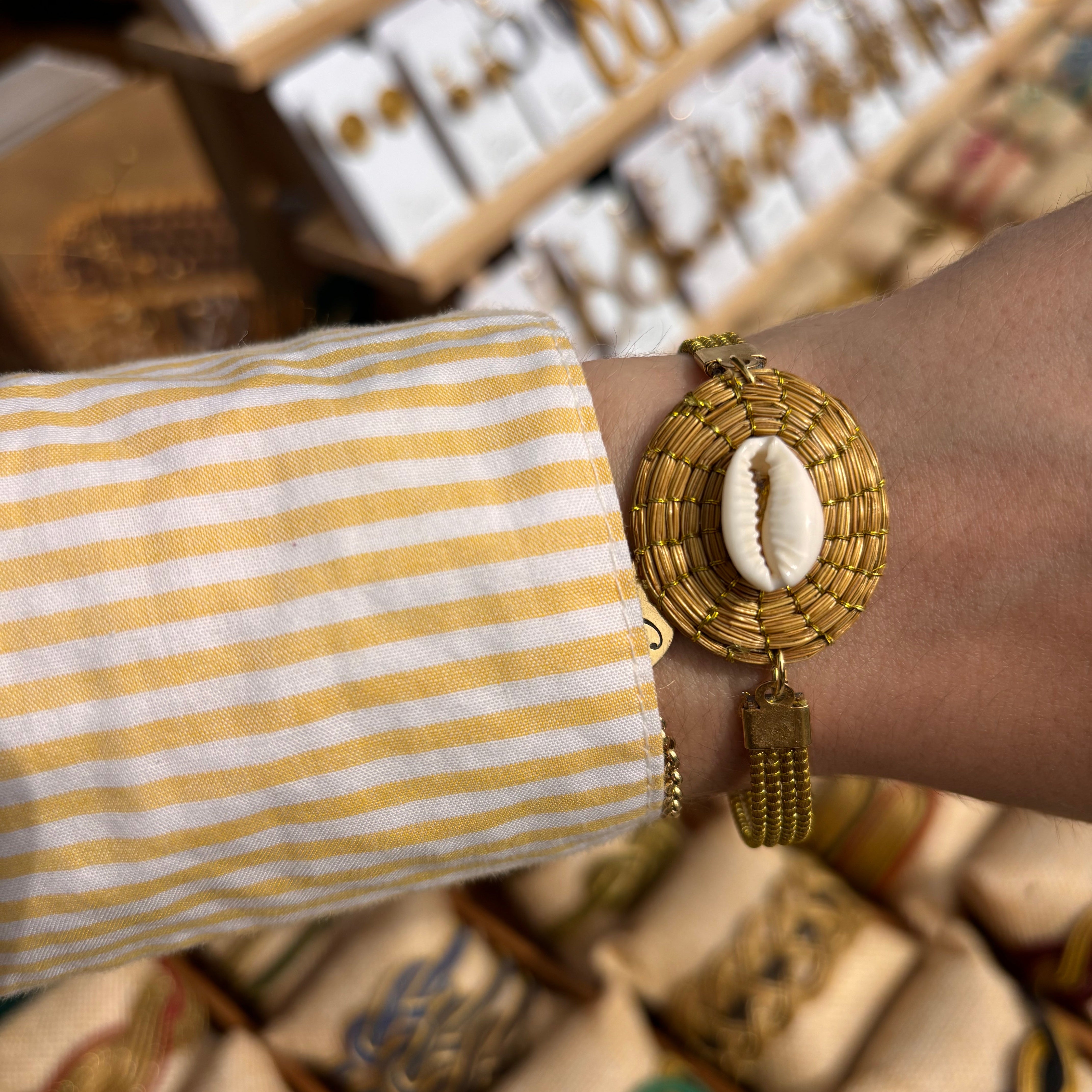 Armreif Búzios – Handgemachtes Unikat aus Capim Dourado | Online kaufen bei Capido Shop