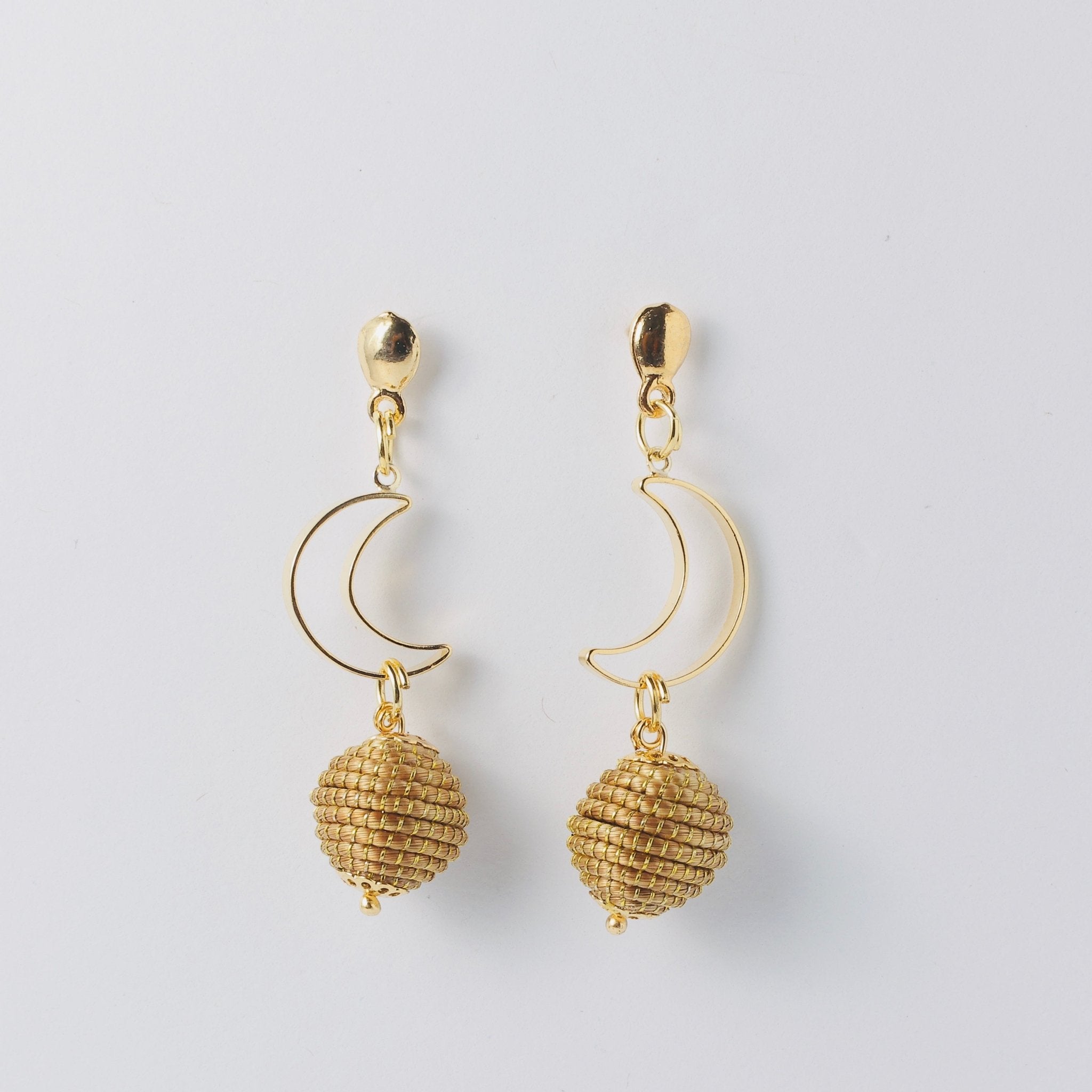 Ohrringe Minguante – Handgemachtes Unikat aus Capim Dourado | Online kaufen bei Capido Shop