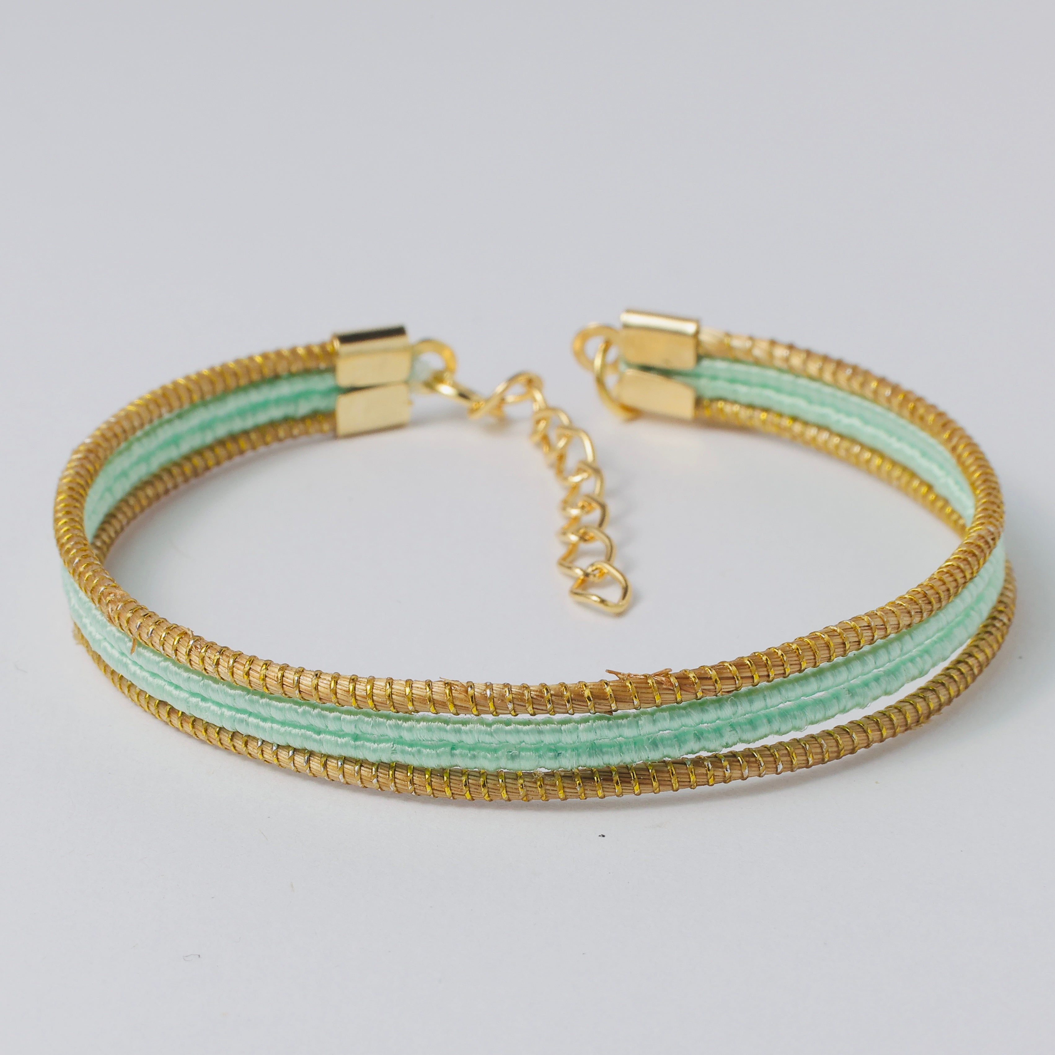 Armreif Maresia – Handgemachtes Unikat aus Capim Dourado | Online kaufen bei Capido Shop