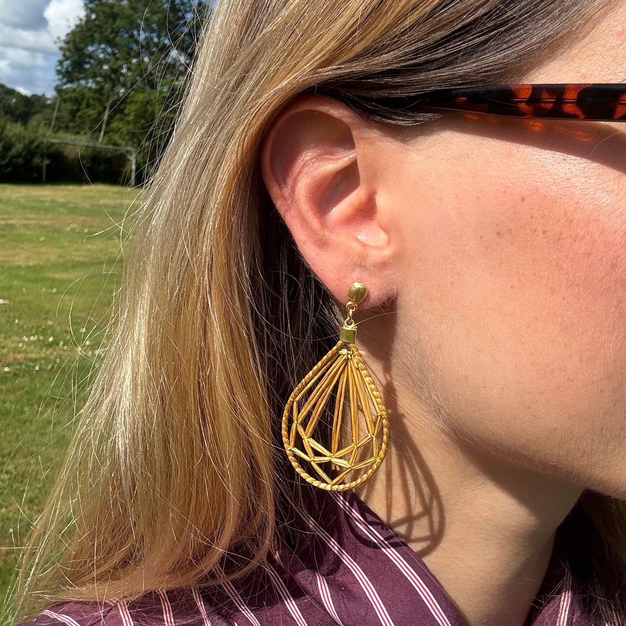 Ohrringe Mimosa – Handgemachtes Unikat aus Capim Dourado | Online kaufen bei Capido Shop