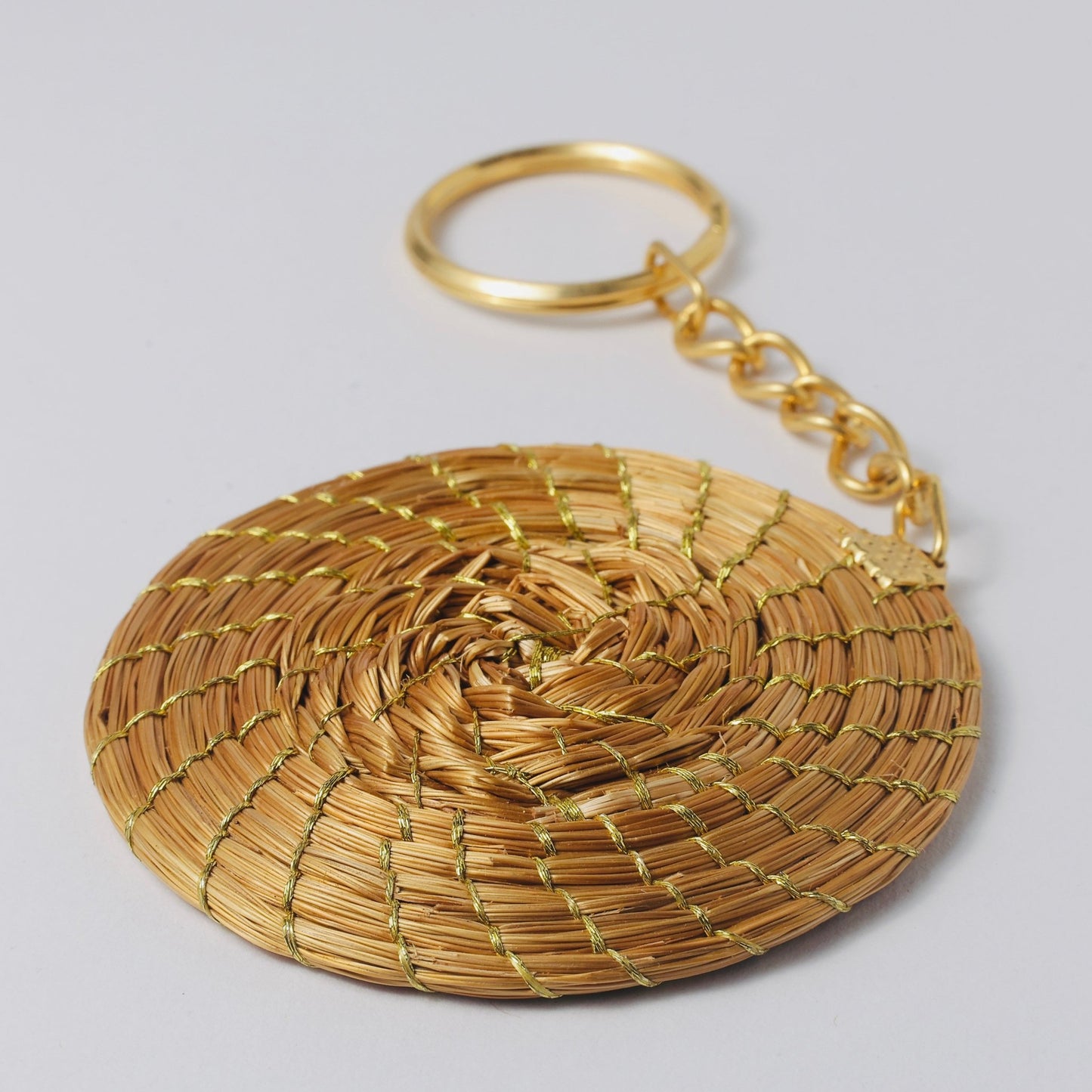 Schlüsselanhänger Refúgio – Handgemachtes Unikat aus Capim Dourado | Online kaufen bei Capido Shop