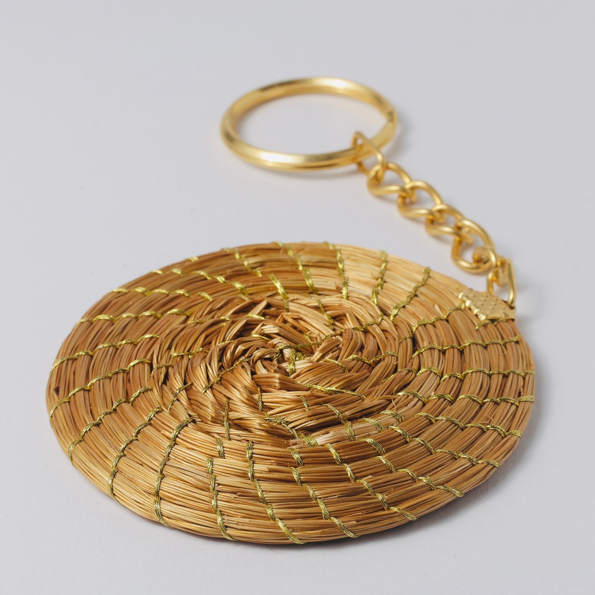 Schlüsselanhänger Refúgio – Handgemachtes Unikat aus Capim Dourado | Online kaufen bei Capido Shop