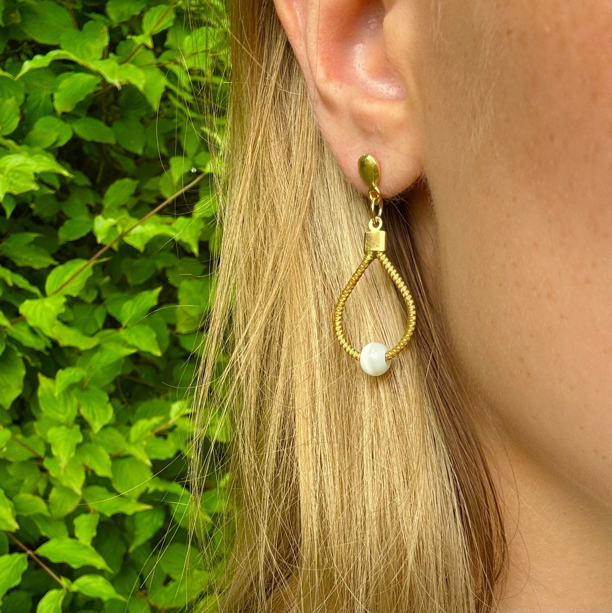 Ohrringe Tikuna – Handgemachtes Unikat aus Capim Dourado | Online kaufen bei Capido Shop