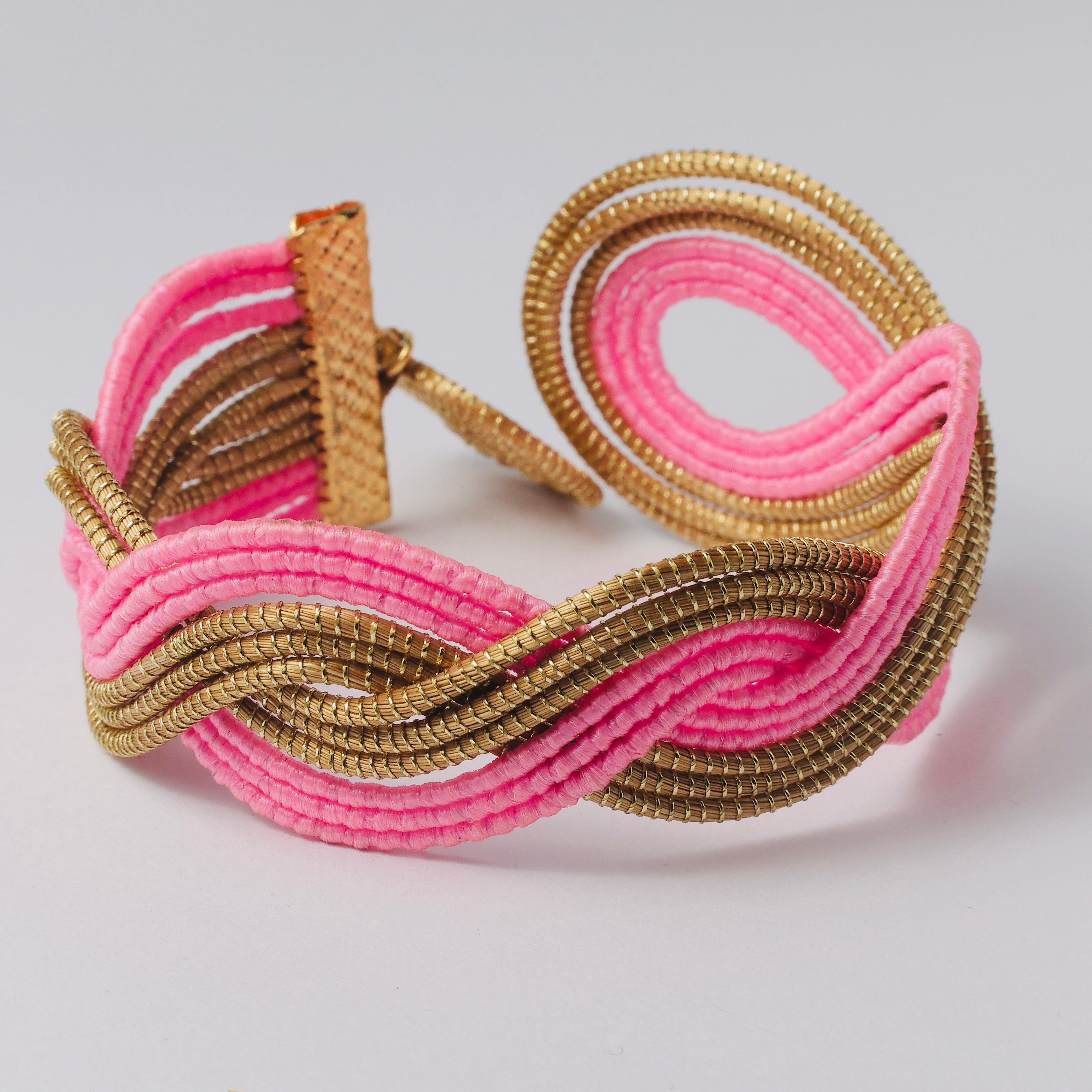 Armreif Serra – Handgemachtes Unikat aus Capim Dourado | Online kaufen bei Capido Shop