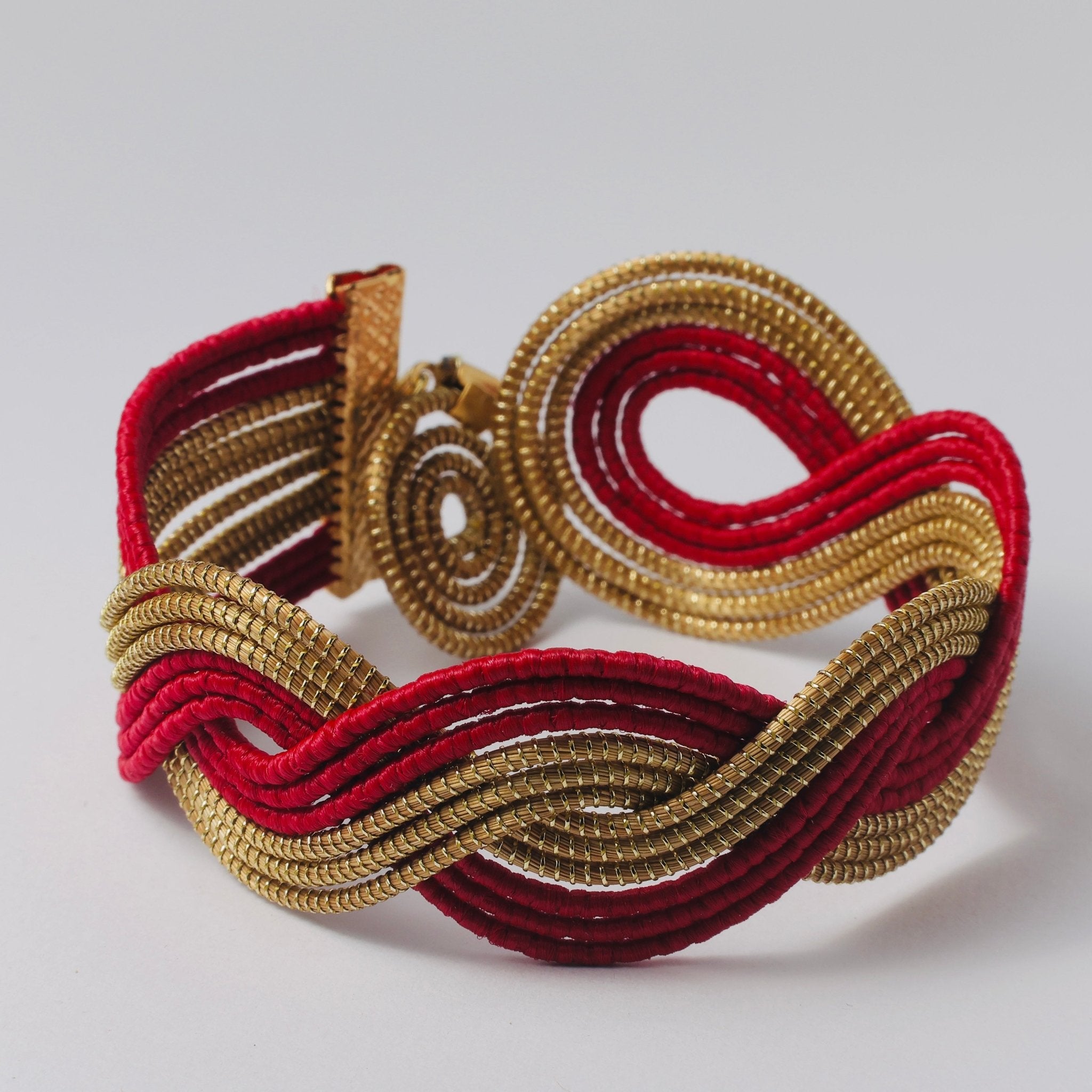 Armreif Guaraná – Handgemachtes Unikat aus Capim Dourado | Online kaufen bei Capido Shop