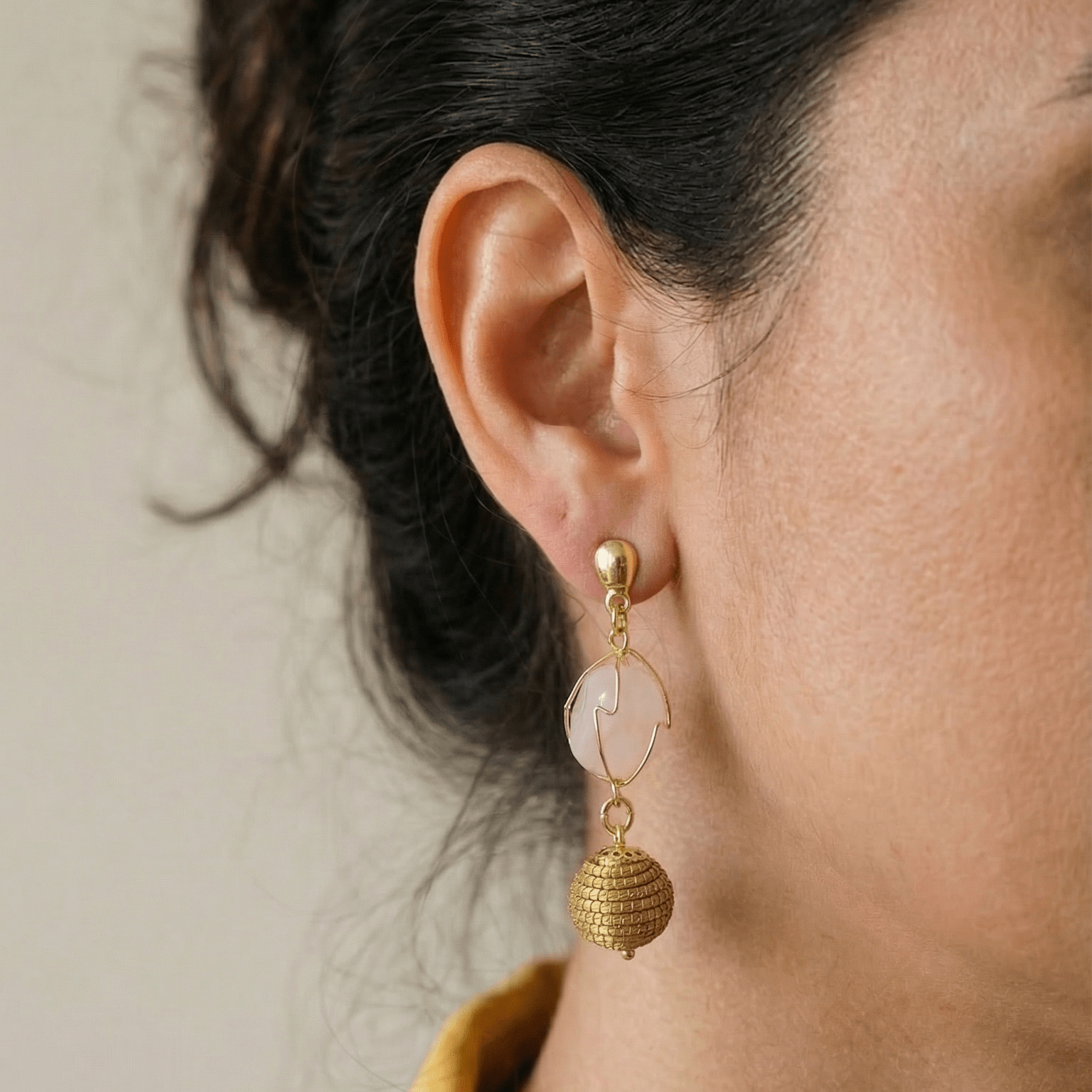 Ohringe Brisa – Handgemachtes Unikat aus Capim Dourado | Online kaufen bei Capido Shop