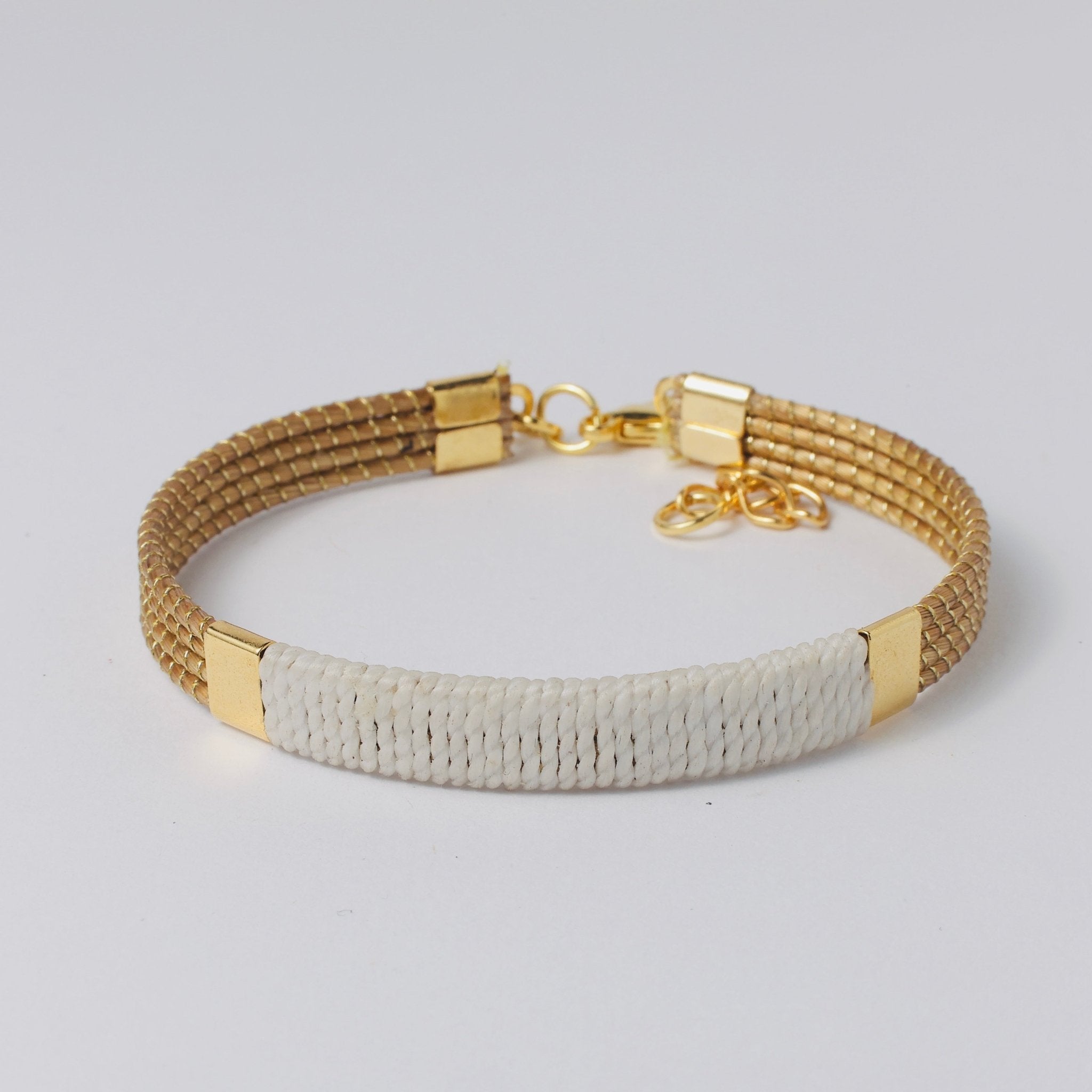 Armreif Aurora – Handgemachtes Unikat aus Capim Dourado | Online kaufen bei Capido Shop