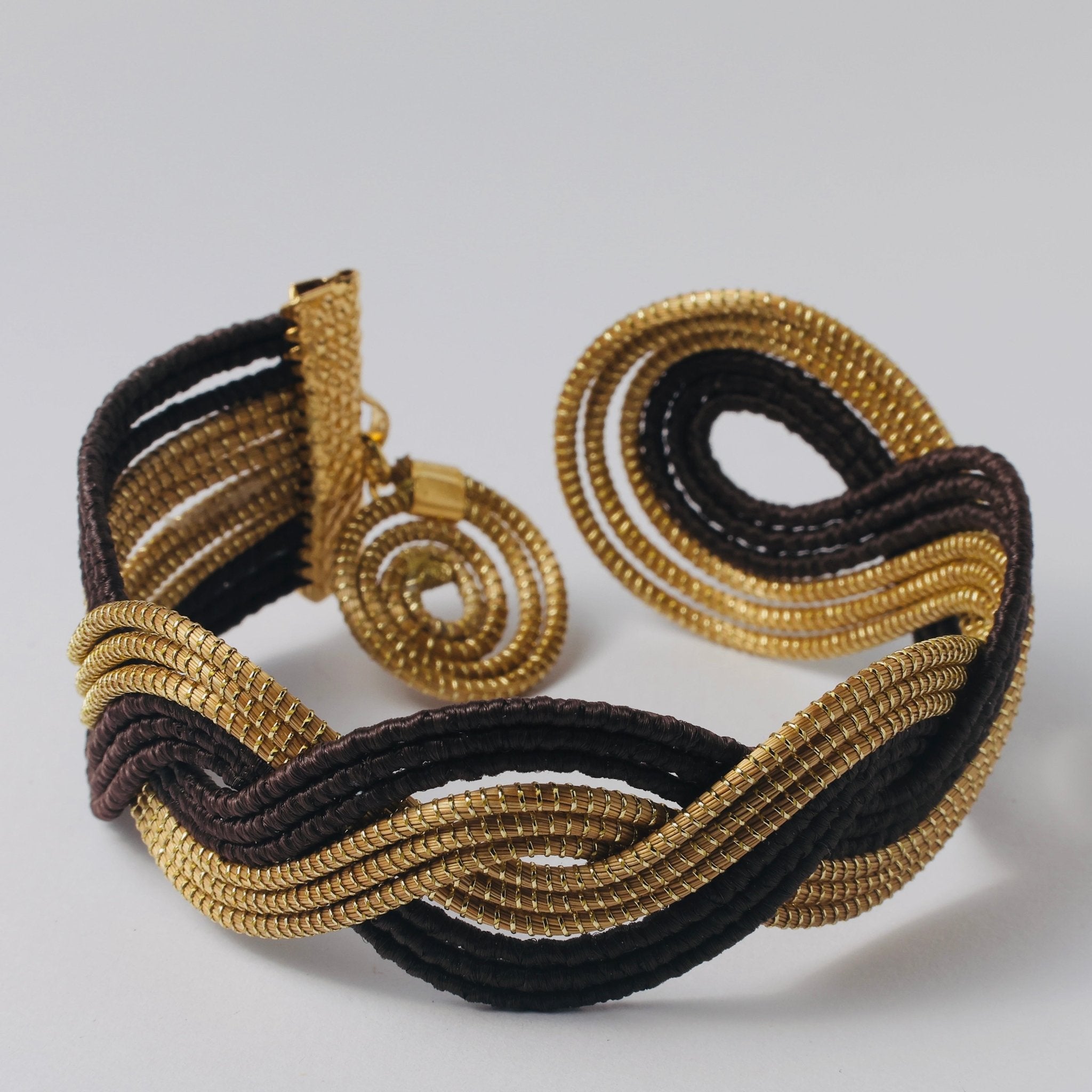 Armreif Mirela – Handgemachtes Unikat aus Capim Dourado | Online kaufen bei Capido Shop