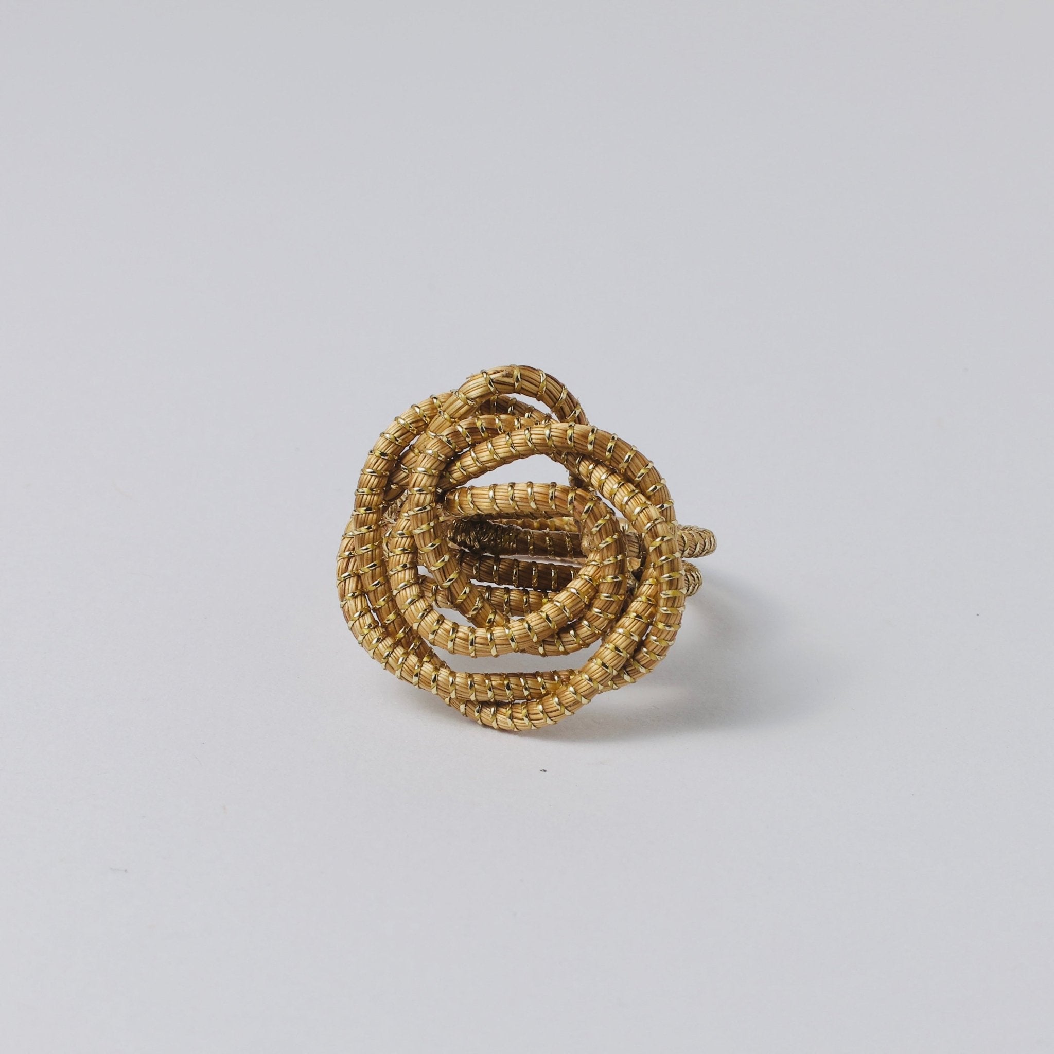 Ring Flor – Handgemachtes Unikat aus Capim Dourado | Online kaufen bei Capido Shop