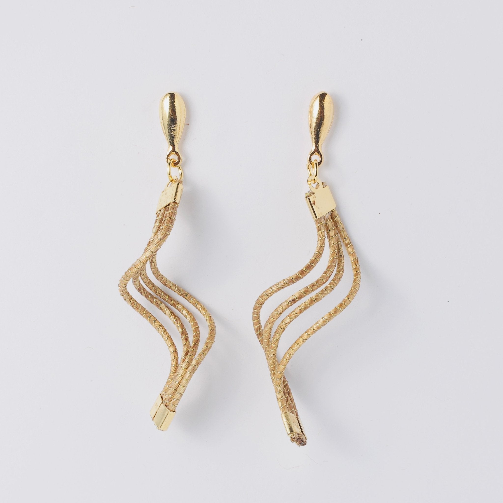 Ohrringe Maku – Handgemachtes Unikat aus Capim Dourado | Online kaufen bei Capido Shop