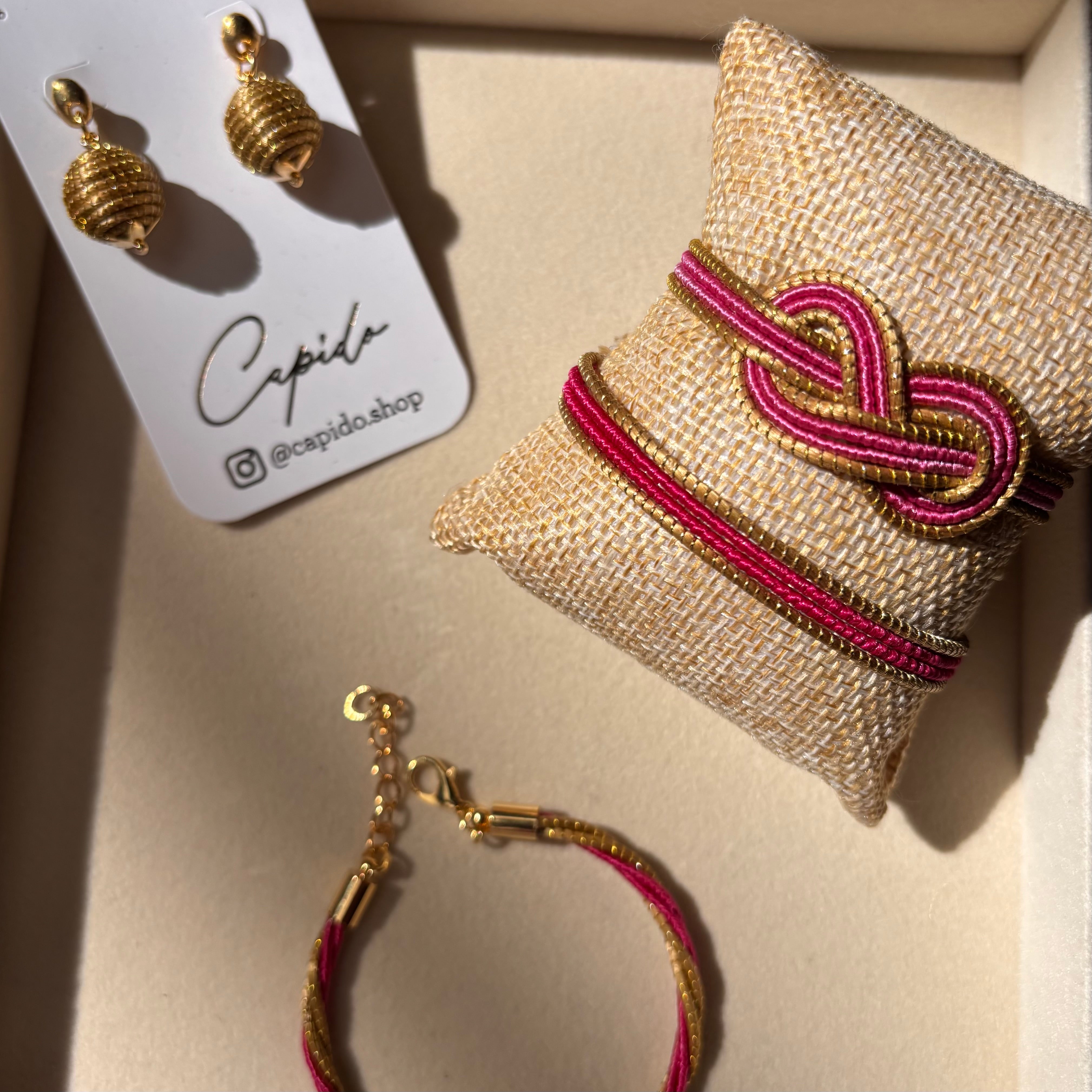 Armreif Paulas – Handgemachtes Unikat aus Capim Dourado | Online kaufen bei Capido Shop
