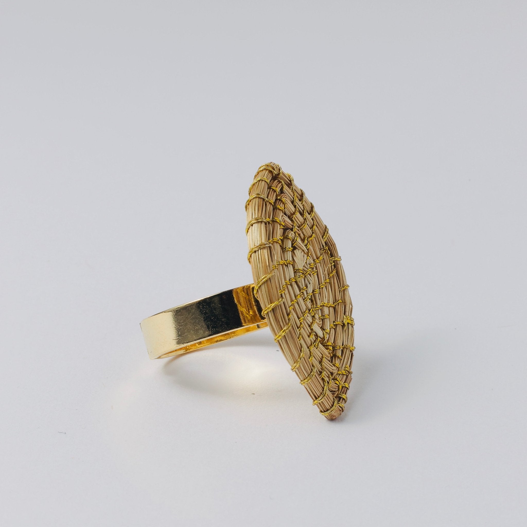 Ring Limbo – Handgemachtes Unikat aus Capim Dourado | Online kaufen bei Capido Shop