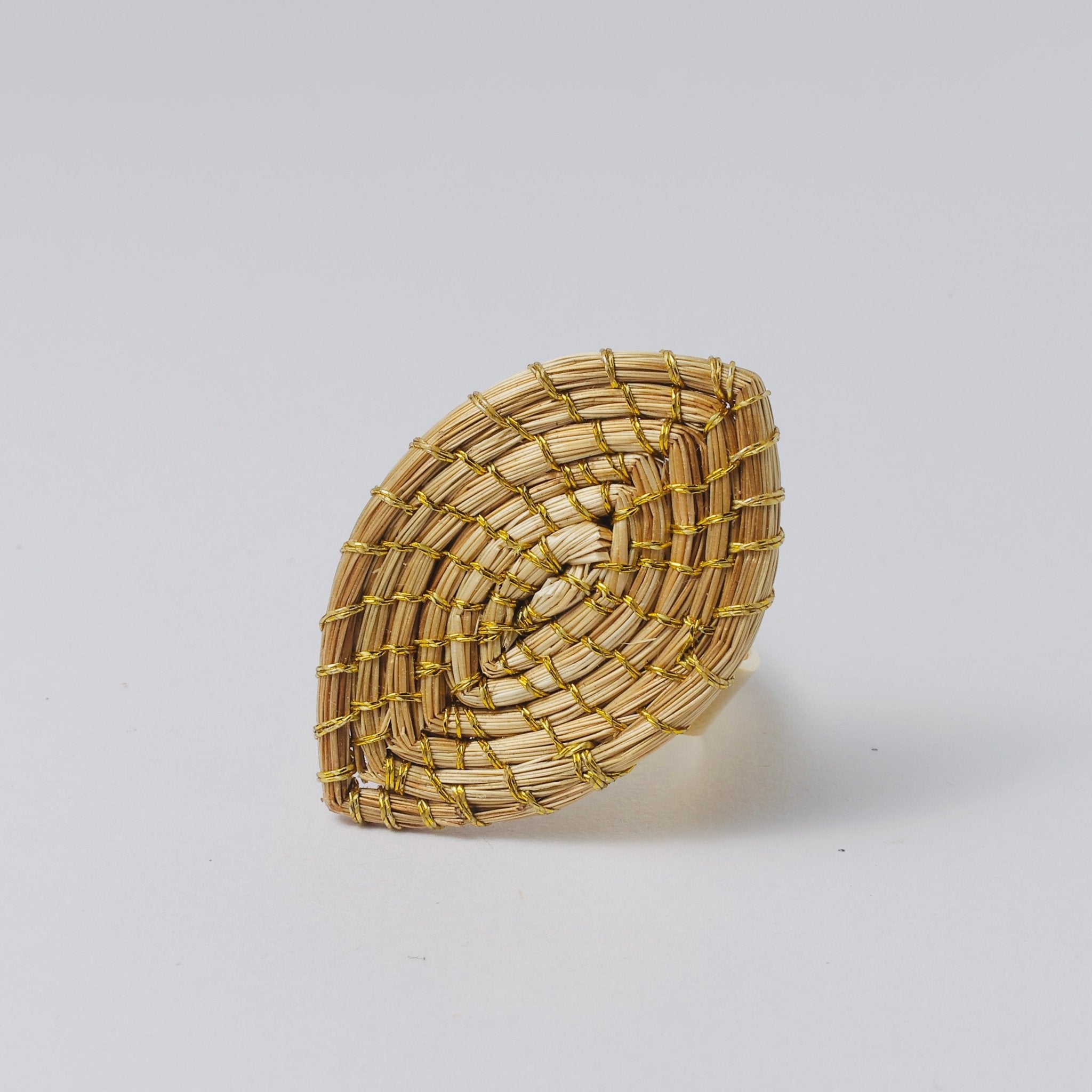 Ring Limbo – Handgemachtes Unikat aus Capim Dourado | Online kaufen bei Capido Shop