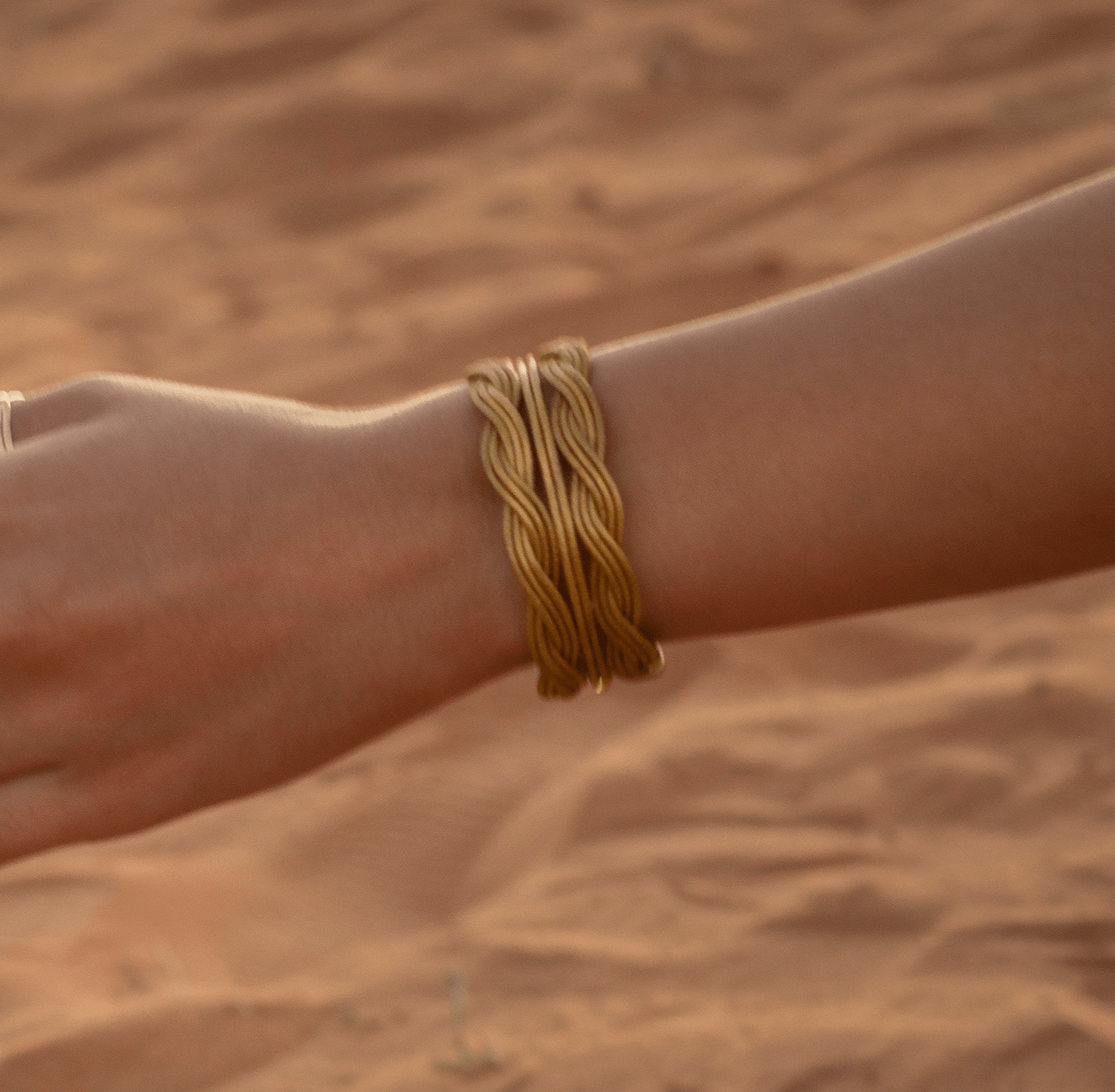 Armreif Dalia – Handgemachtes Unikat aus Capim Dourado | Online kaufen bei Capido Shop