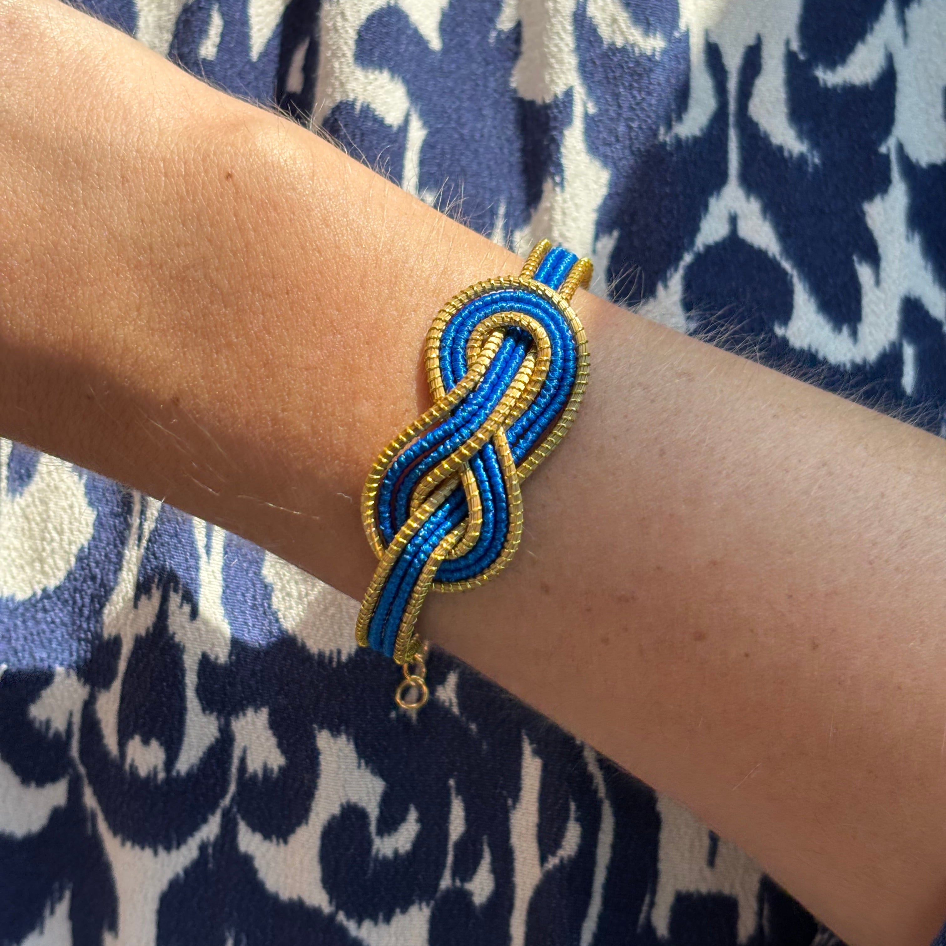 Armreif Azul – Handgemachtes Unikat aus Capim Dourado | Online kaufen bei Capido Shop