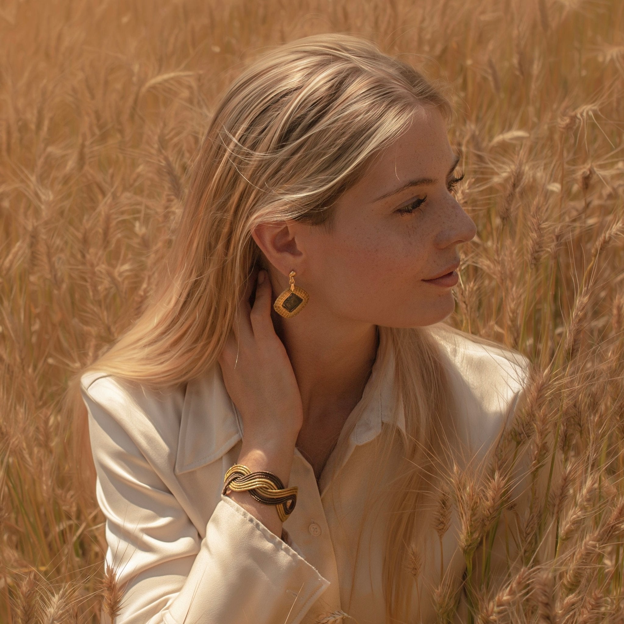 Ohrringe Paina – Handgemachtes Unikat aus Capim Dourado | Online kaufen bei Capido Shop