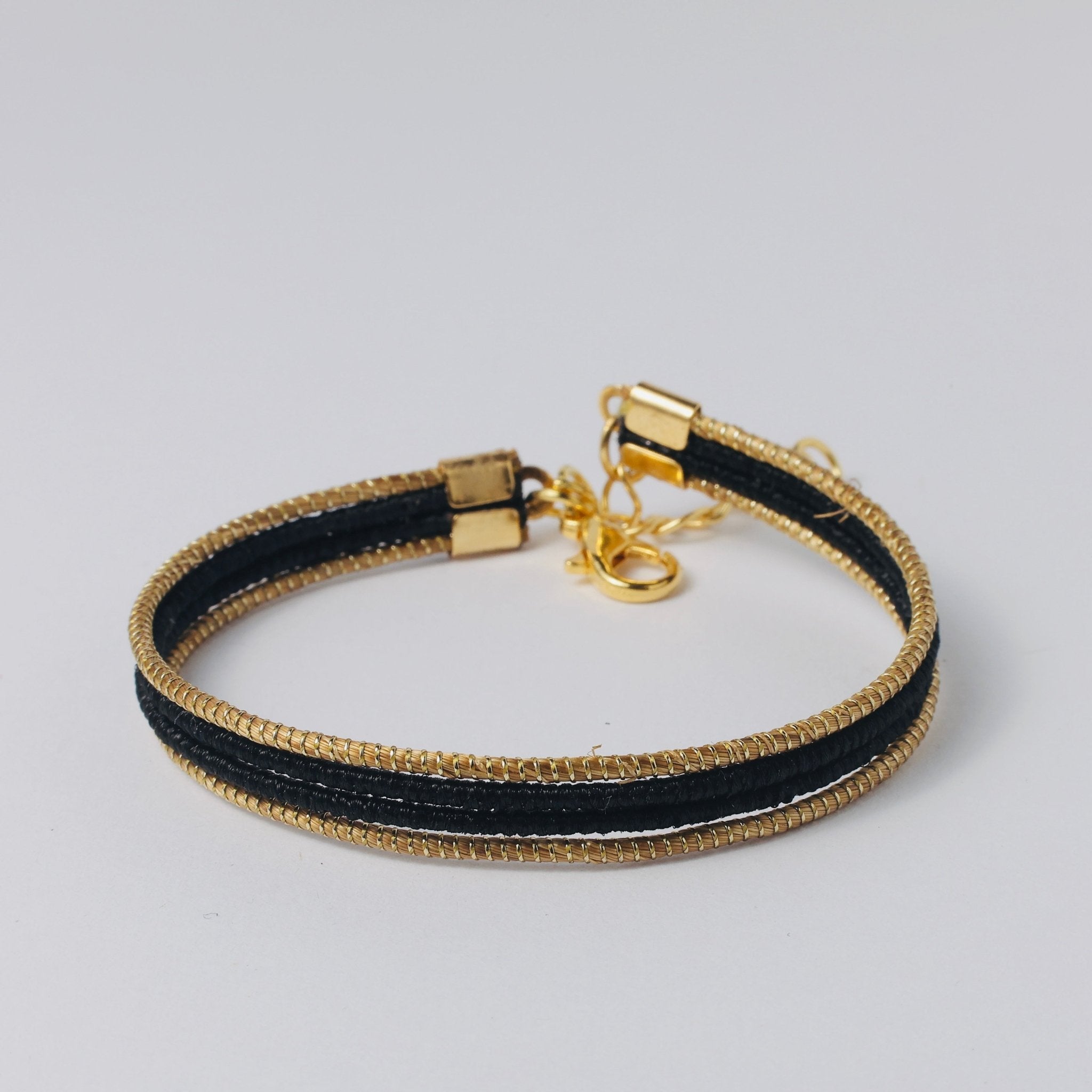 Armreif Pará – Handgemachtes Unikat aus Capim Dourado | Online kaufen bei Capido Shop