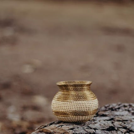 Vase Mata – Handgemachtes Unikat aus Capim Dourado | Online kaufen bei Capido Shop