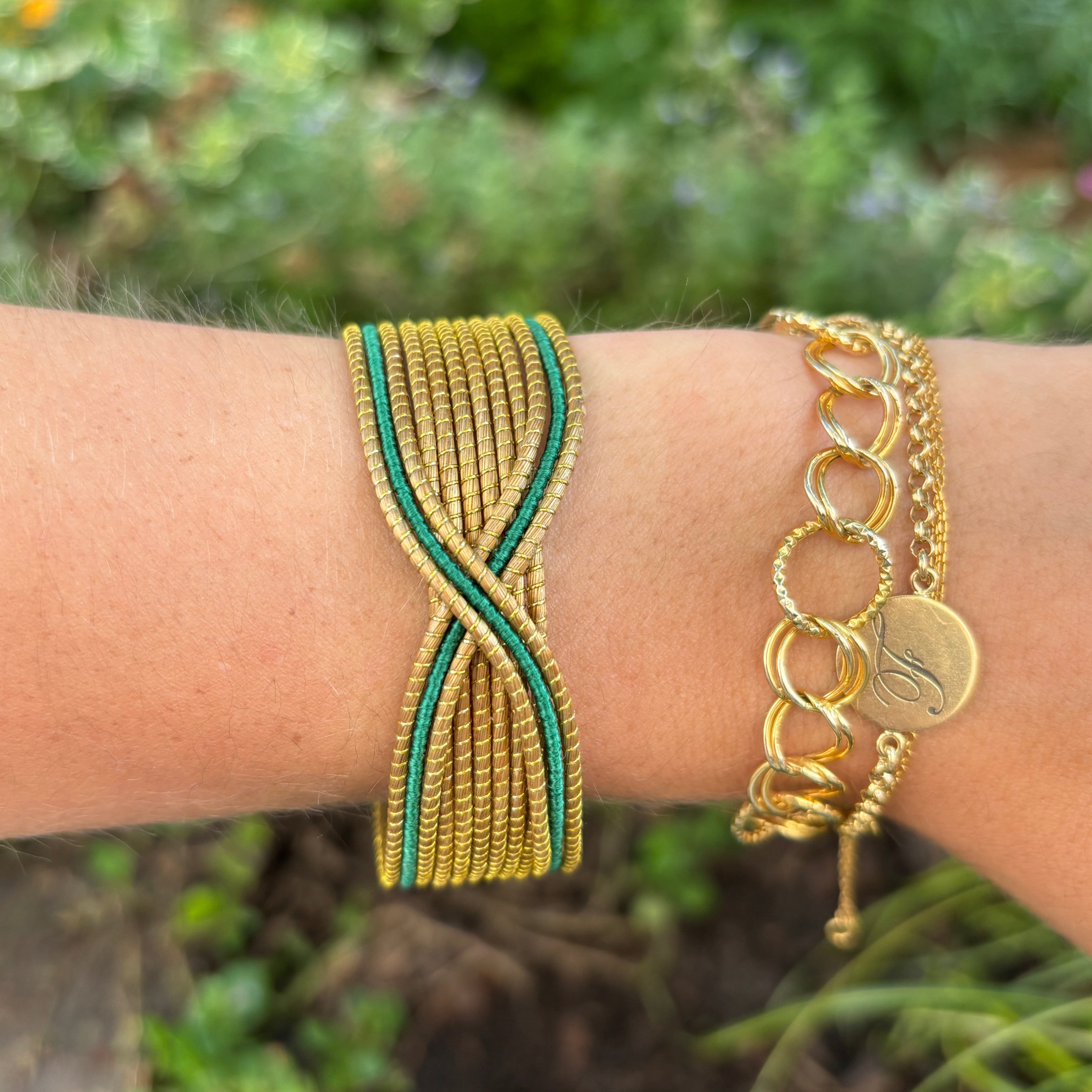 Armreif Cigarra – Handgemachtes Unikat aus Capim Dourado | Online kaufen bei Capido Shop