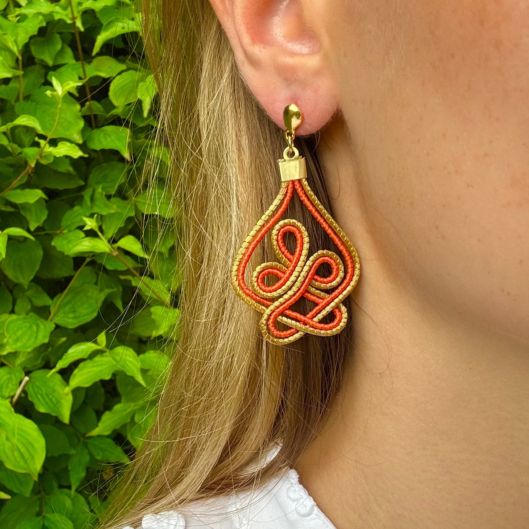 Ohrringe Periquito – Handgemachtes Unikat aus Capim Dourado | Online kaufen bei Capido Shop