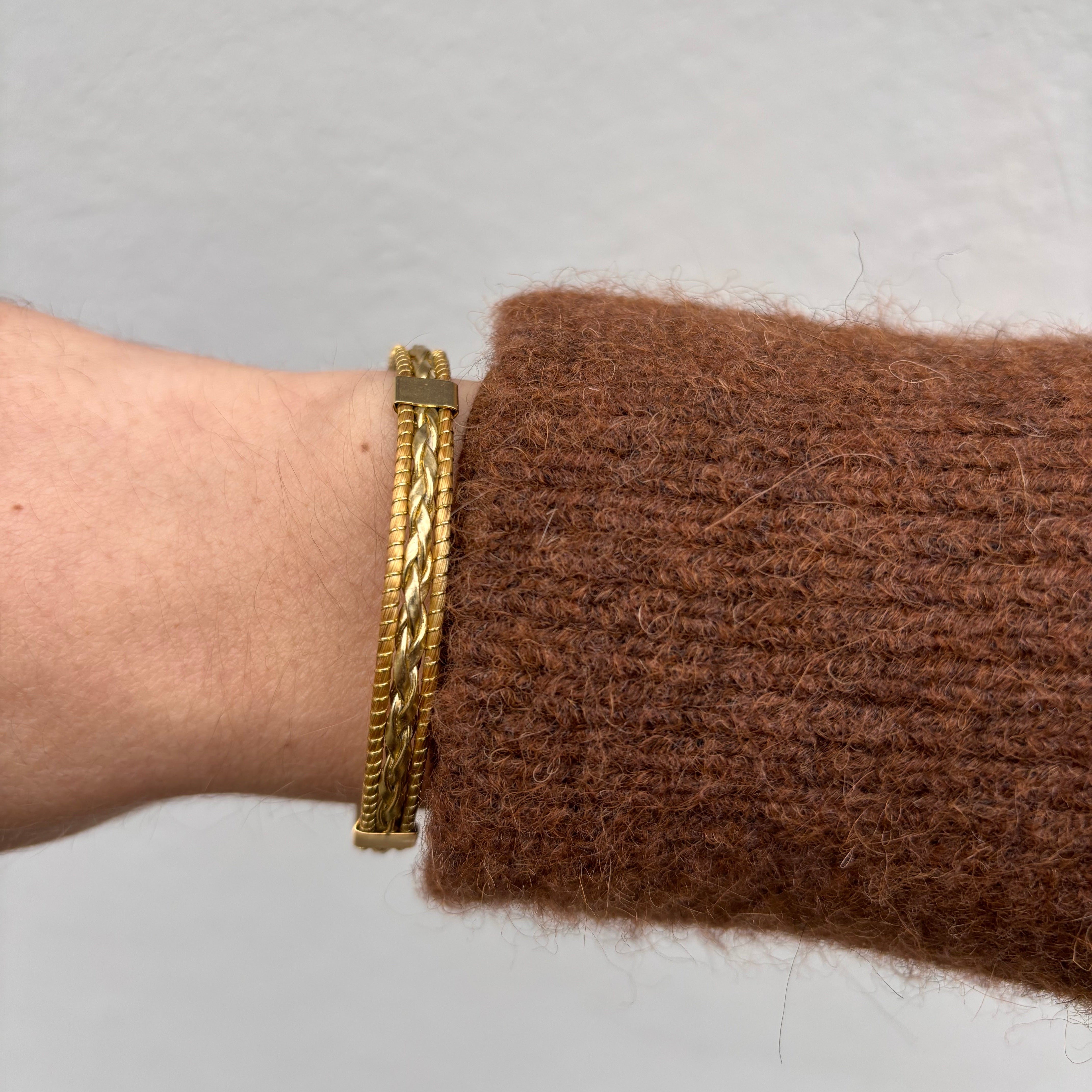 Armreif Ouro – Handgemachtes Unikat aus Capim Dourado | Online kaufen bei Capido Shop