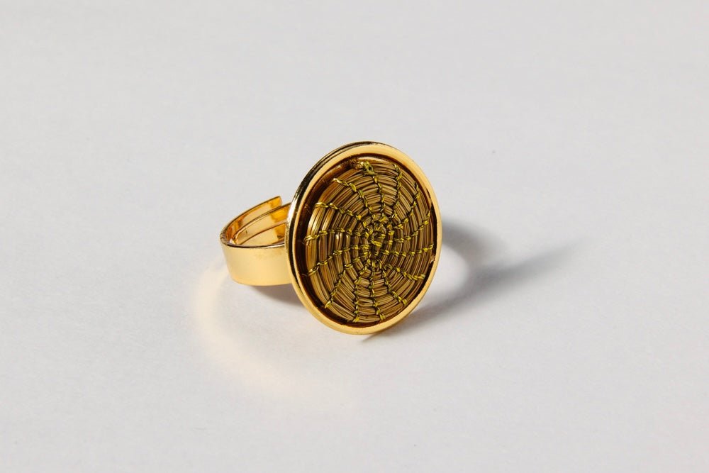 Ring Jacque – Handgemachtes Unikat aus Capim Dourado | Online kaufen bei Capido Shop