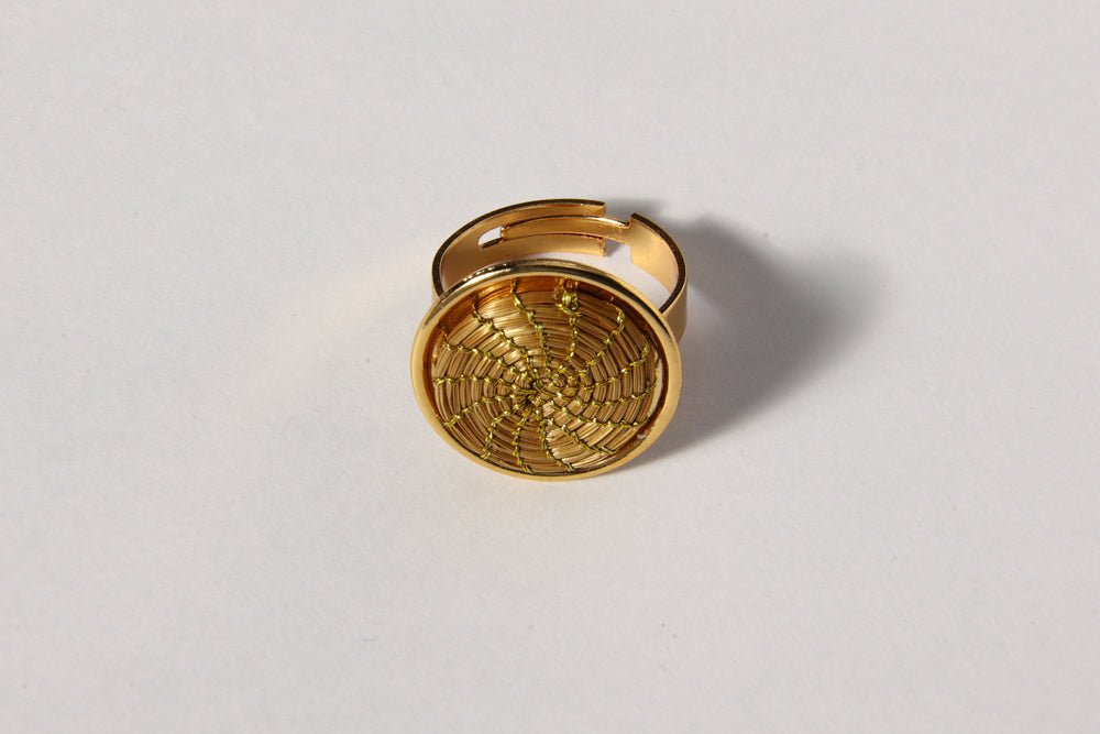 Ring Jacque – Handgemachtes Unikat aus Capim Dourado | Online kaufen bei Capido Shop