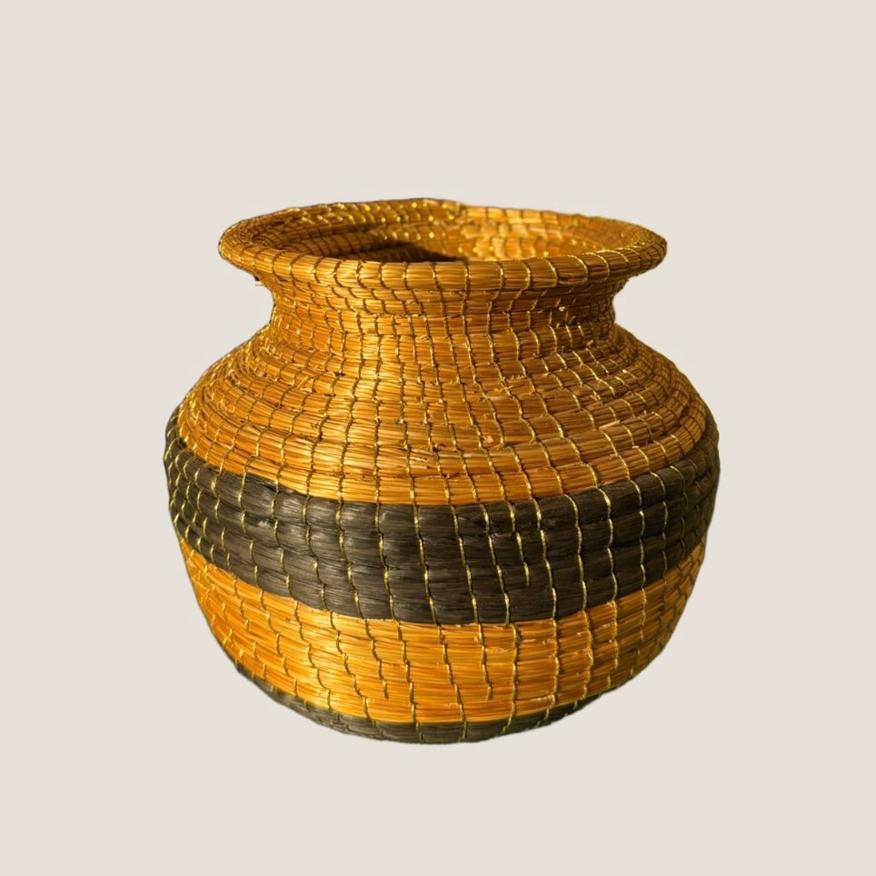 Vase Selva – Handgemachtes Unikat aus Capim Dourado | Online kaufen bei Capido Shop