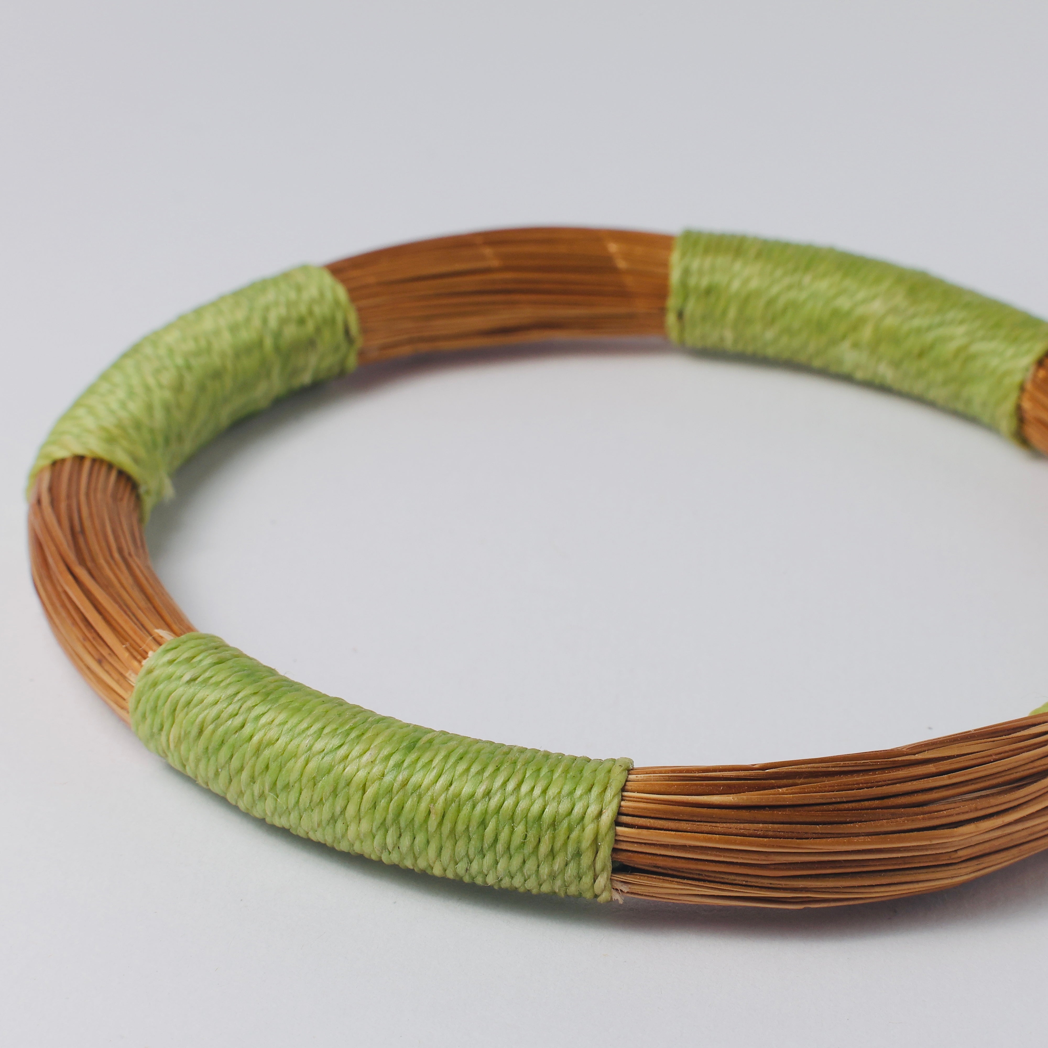 Armreif Tartaruga – Handgemachtes Unikat aus Capim Dourado | Online kaufen bei Capido Shop