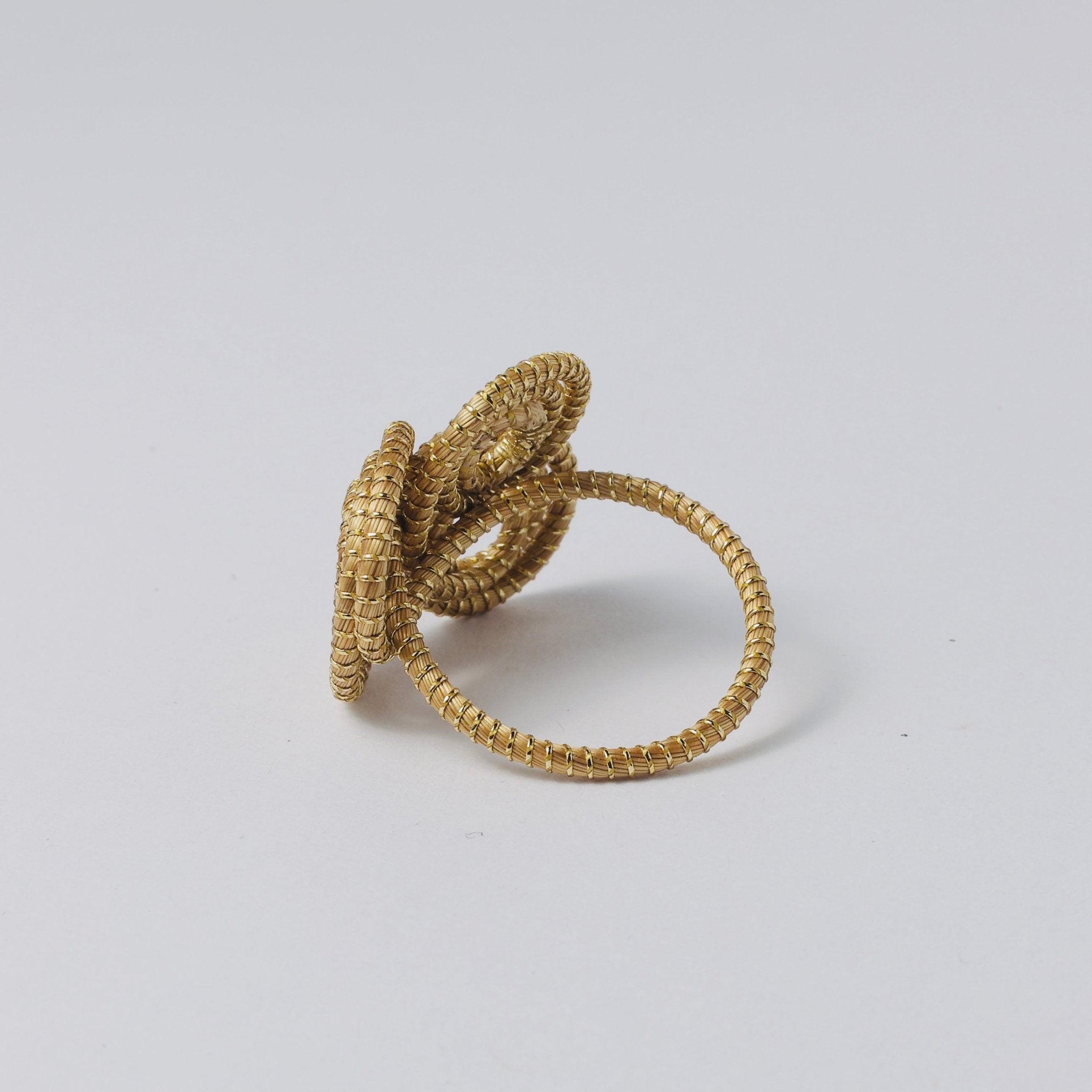 Ring Raizes – Handgemachtes Unikat aus Capim Dourado | Online kaufen bei Capido Shop