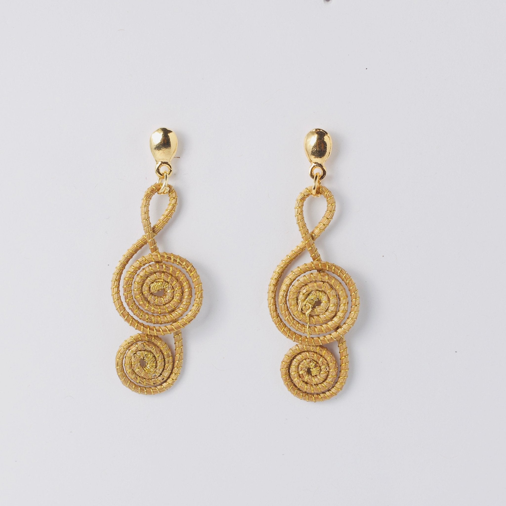 Ohrringe Luiza – Handgemachtes Unikat aus Capim Dourado | Online kaufen bei Capido Shop