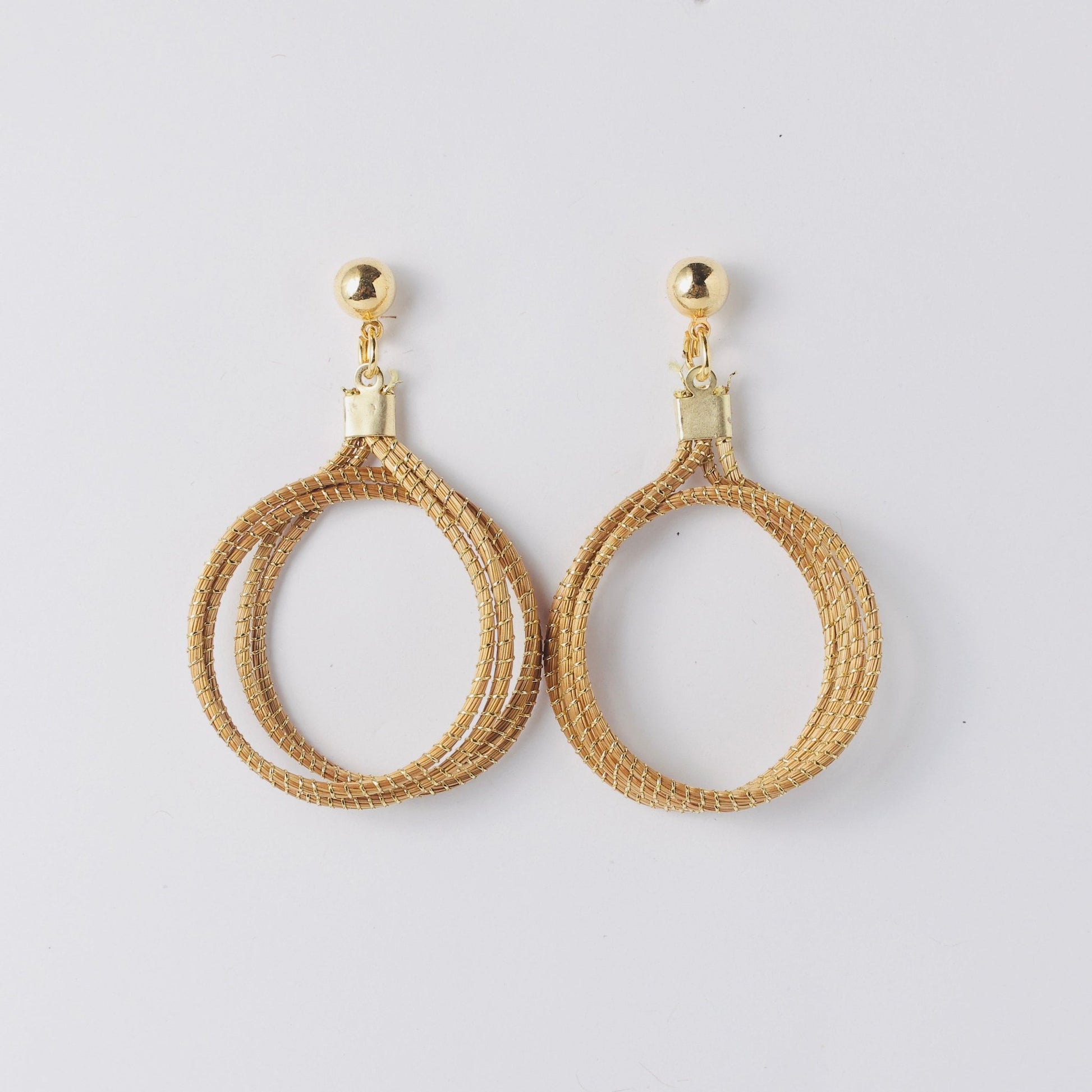 Ohrringe Sol – Handgemachtes Unikat aus Capim Dourado | Online kaufen bei Capido Shop