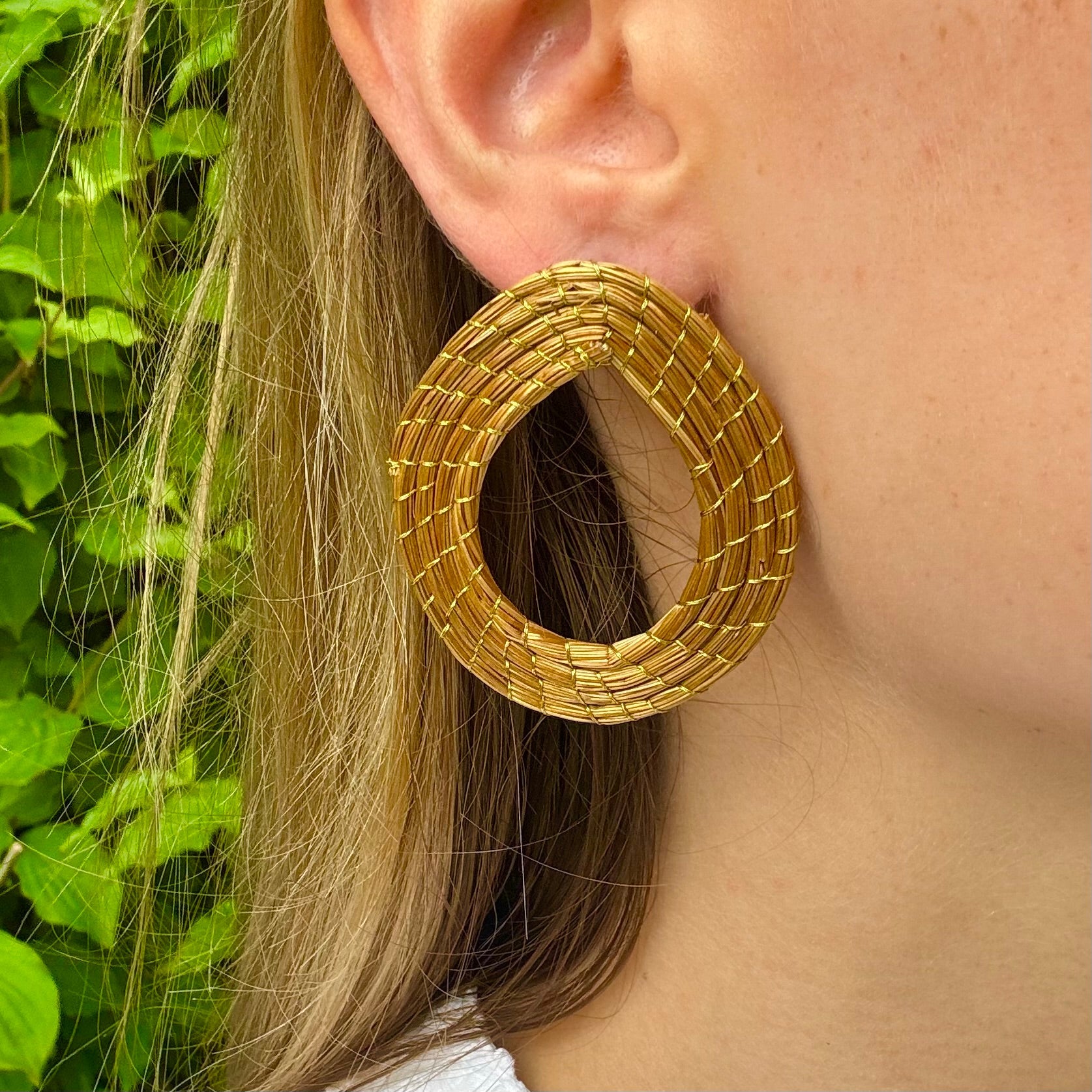 Ohrringe Cubiu – Handgemachtes Unikat aus Capim Dourado | Online kaufen bei Capido Shop