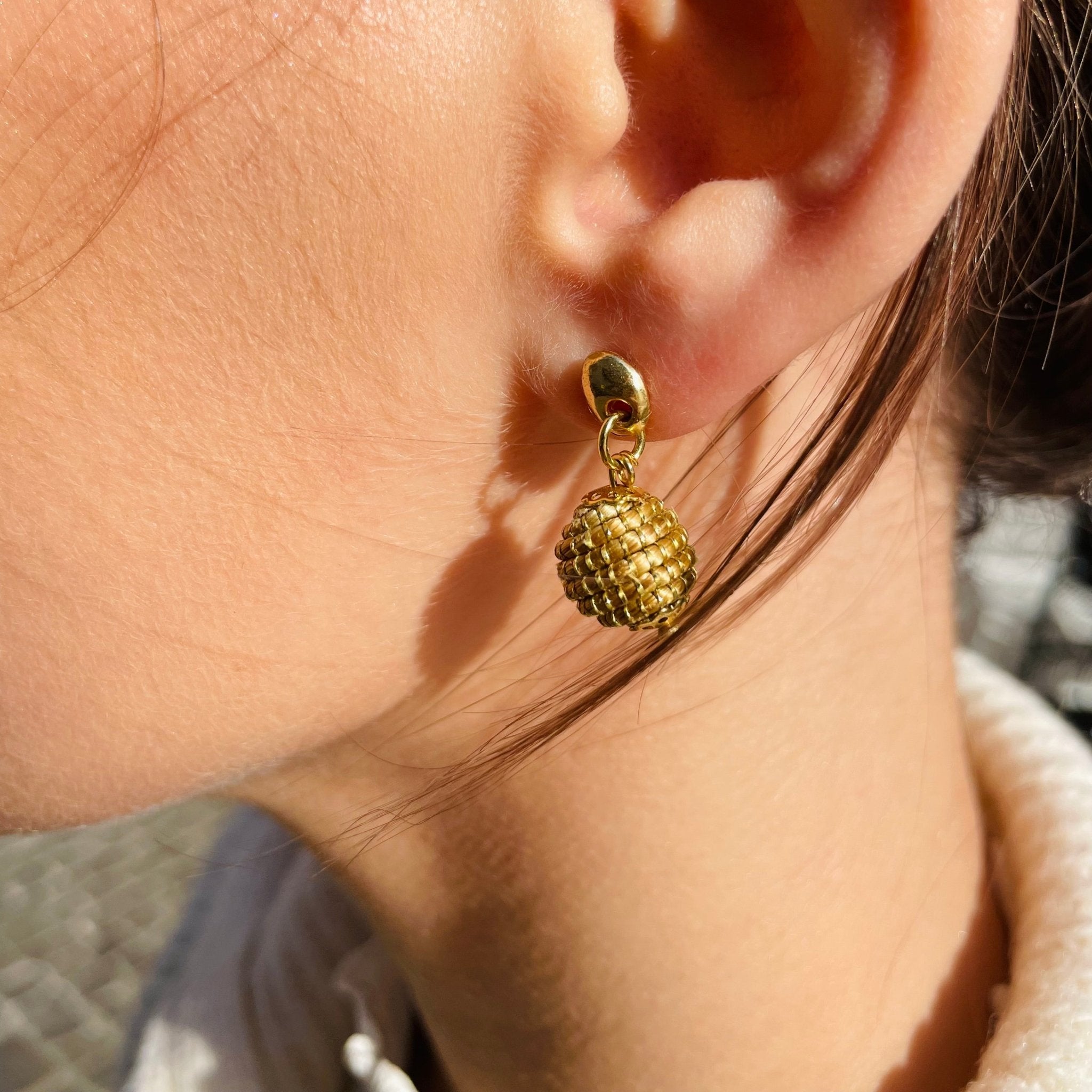 Ohrringe Palmas – Handgemachtes Unikat aus Capim Dourado | Online kaufen bei Capido Shop