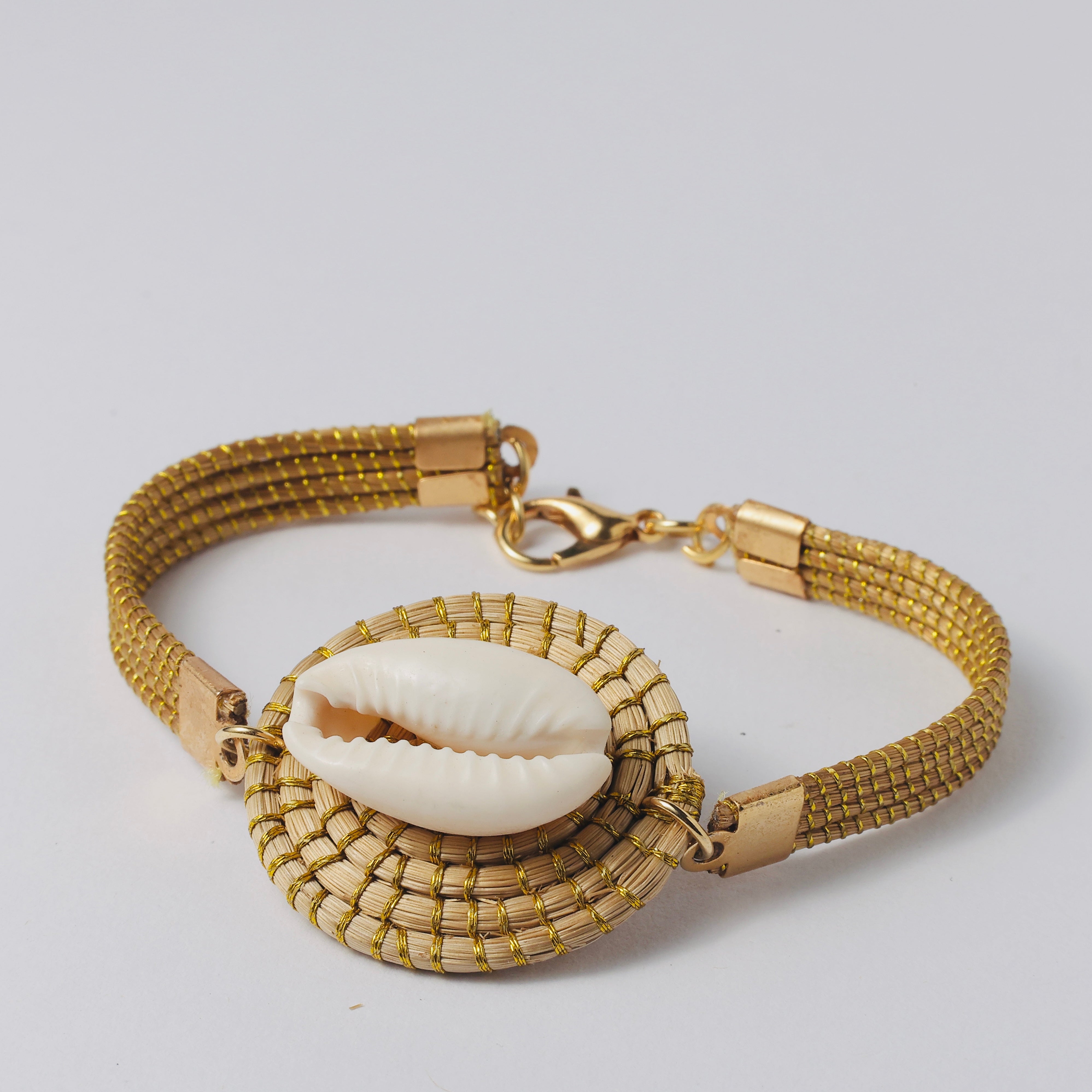 Armreif Búzios – Handgemachtes Unikat aus Capim Dourado | Online kaufen bei Capido Shop