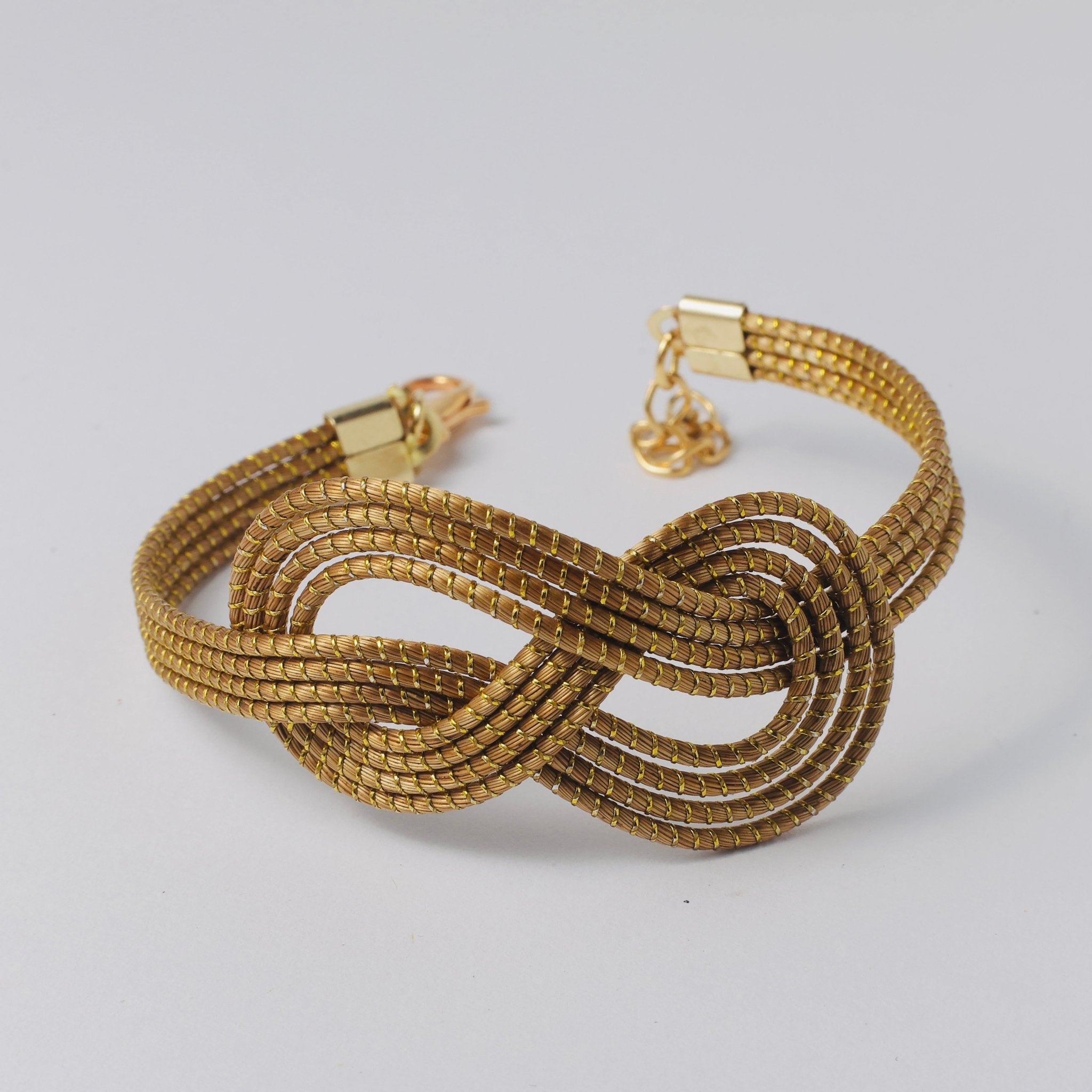 Armreif Graviola – Handgemachtes Unikat aus Capim Dourado | Online kaufen bei Capido Shop