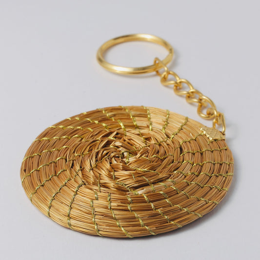 Schlüsselanhänger Refúgio – Handgemachtes Unikat aus Capim Dourado | Online kaufen bei Capido Shop