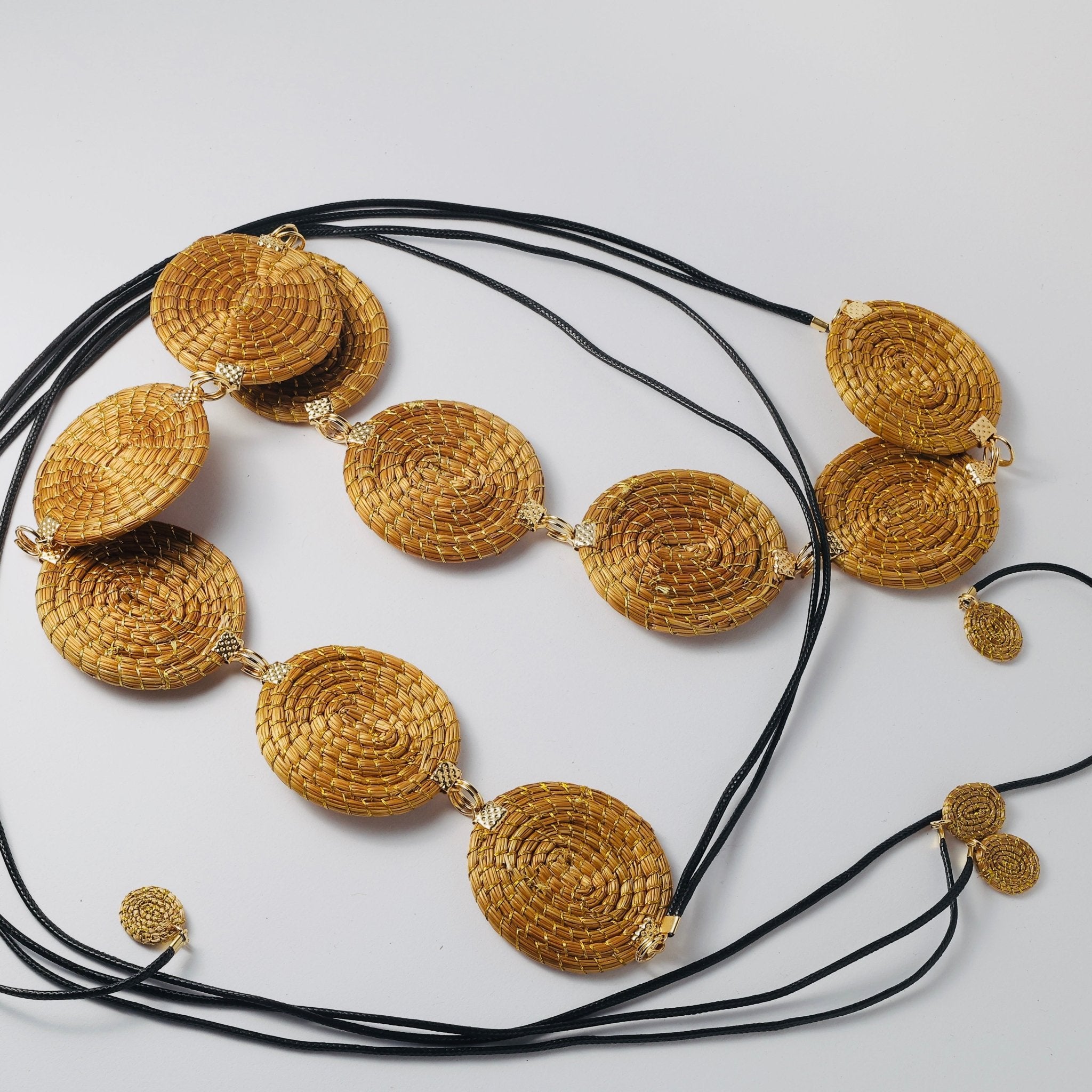 Gürtel Hibisco – Handgemachtes Unikat aus Capim Dourado | Online kaufen bei Capido Shop