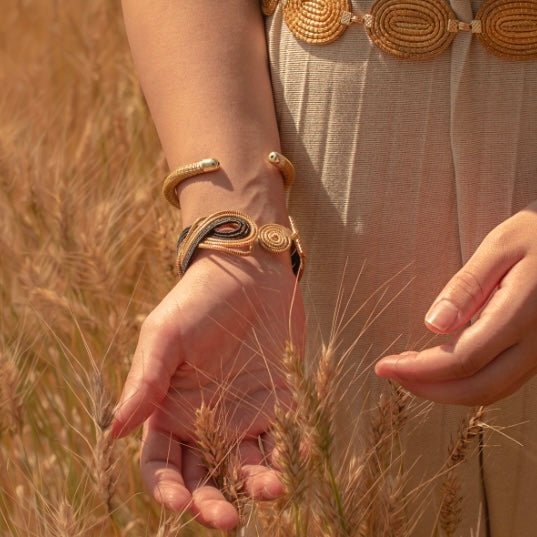 Armreif Mirela – Handgemachtes Unikat aus Capim Dourado | Online kaufen bei Capido Shop