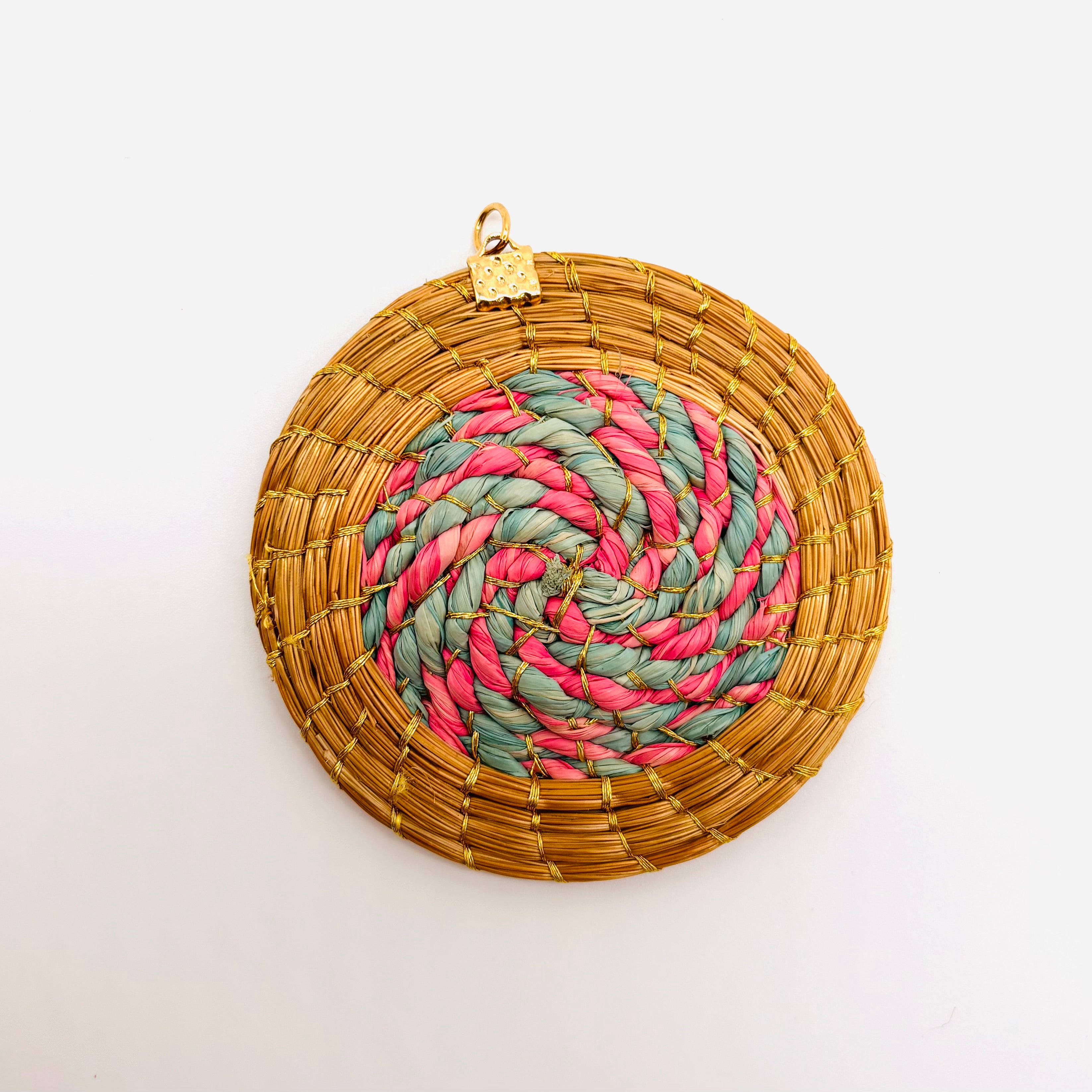 Kettenanhänger Mandala – Handgemachtes Unikat aus Capim Dourado | Online kaufen bei Capido Shop