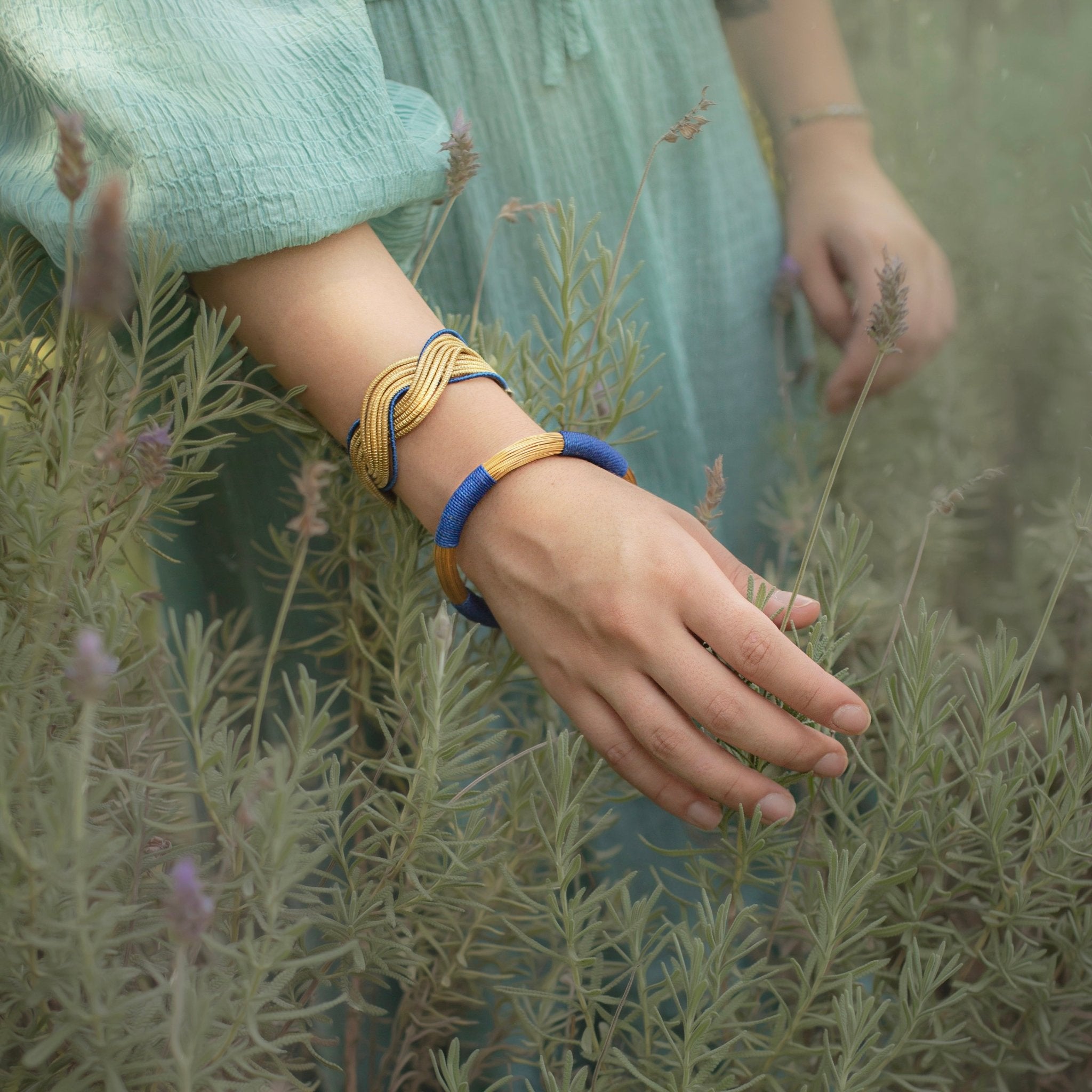 Armreif Bromélia – Handgemachtes Unikat aus Capim Dourado | Online kaufen bei Capido Shop