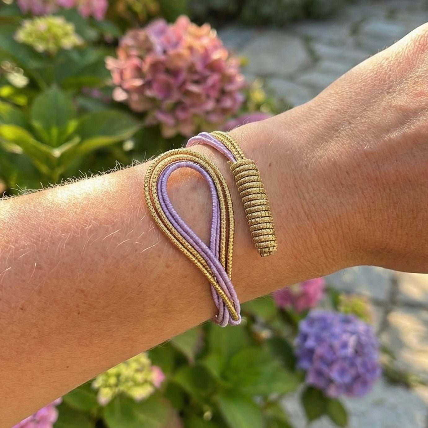 Armreif Boto – Handgemachtes Unikat aus Capim Dourado | Online kaufen bei Capido Shop