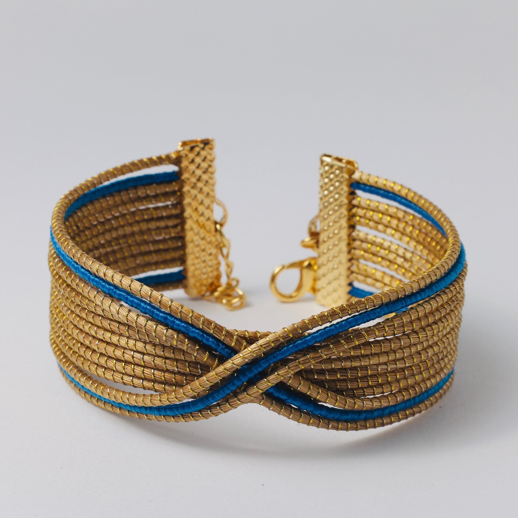 Armreif Besouro – Handgemachtes Unikat aus Capim Dourado | Online kaufen bei Capido Shop