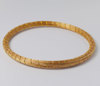 Armreif Moreia – Handgemachtes Unikat aus Capim Dourado | Online kaufen bei Capido Shop