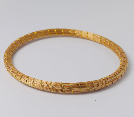 Armreif Moreia – Handgemachtes Unikat aus Capim Dourado | Online kaufen bei Capido Shop